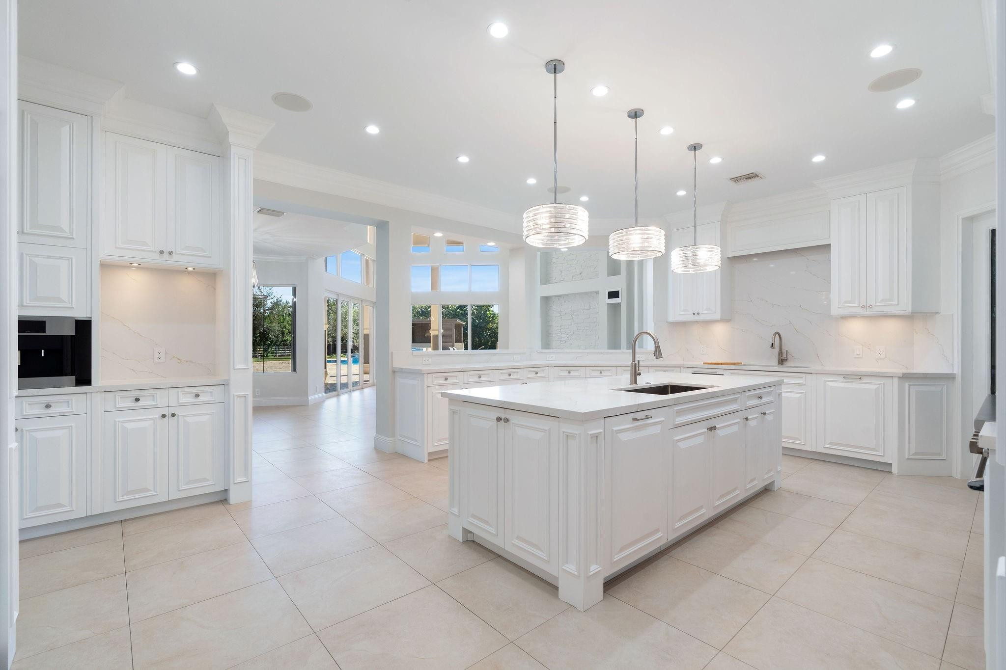 16850 Stratford Court