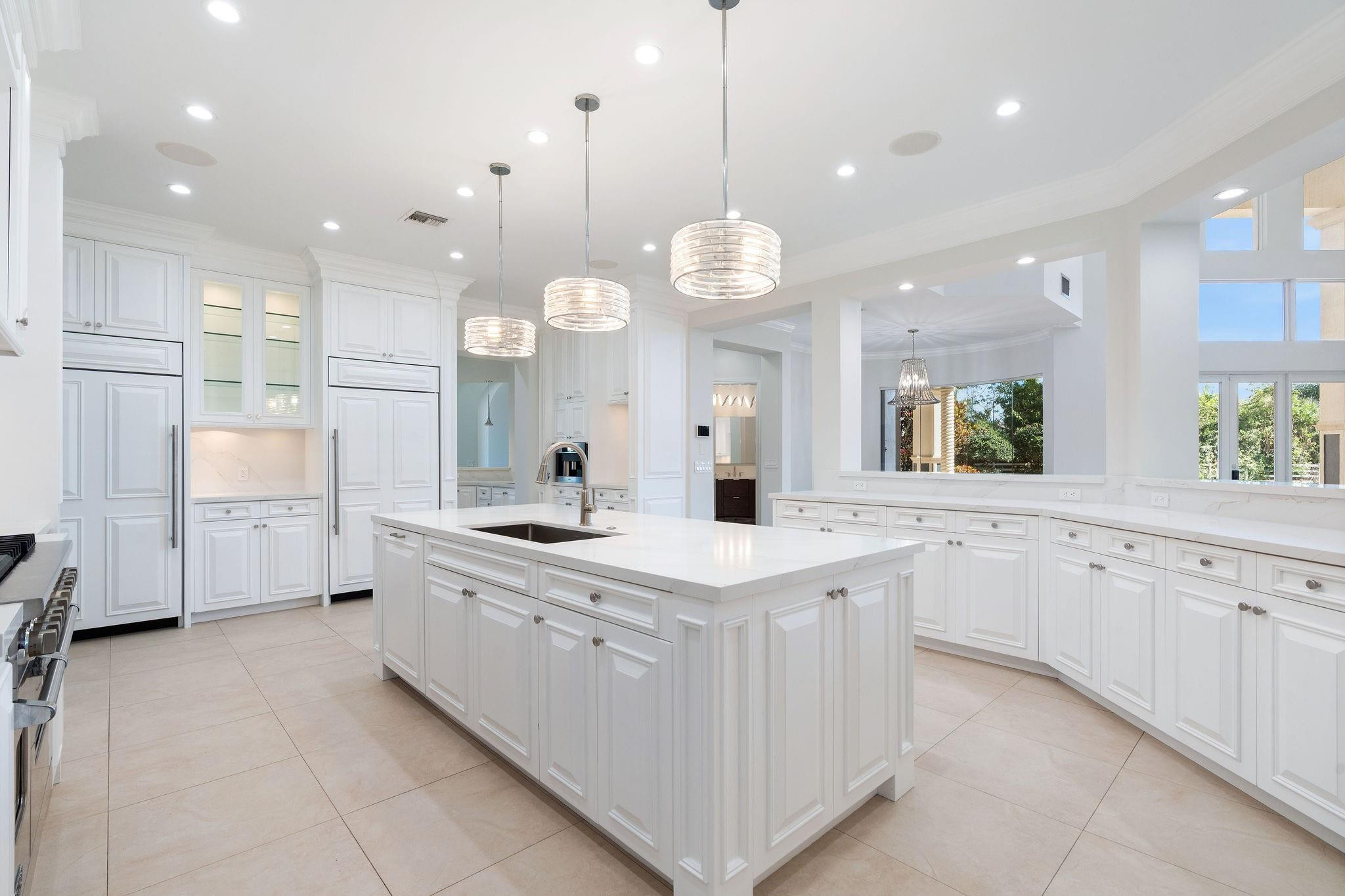 16850 Stratford Court