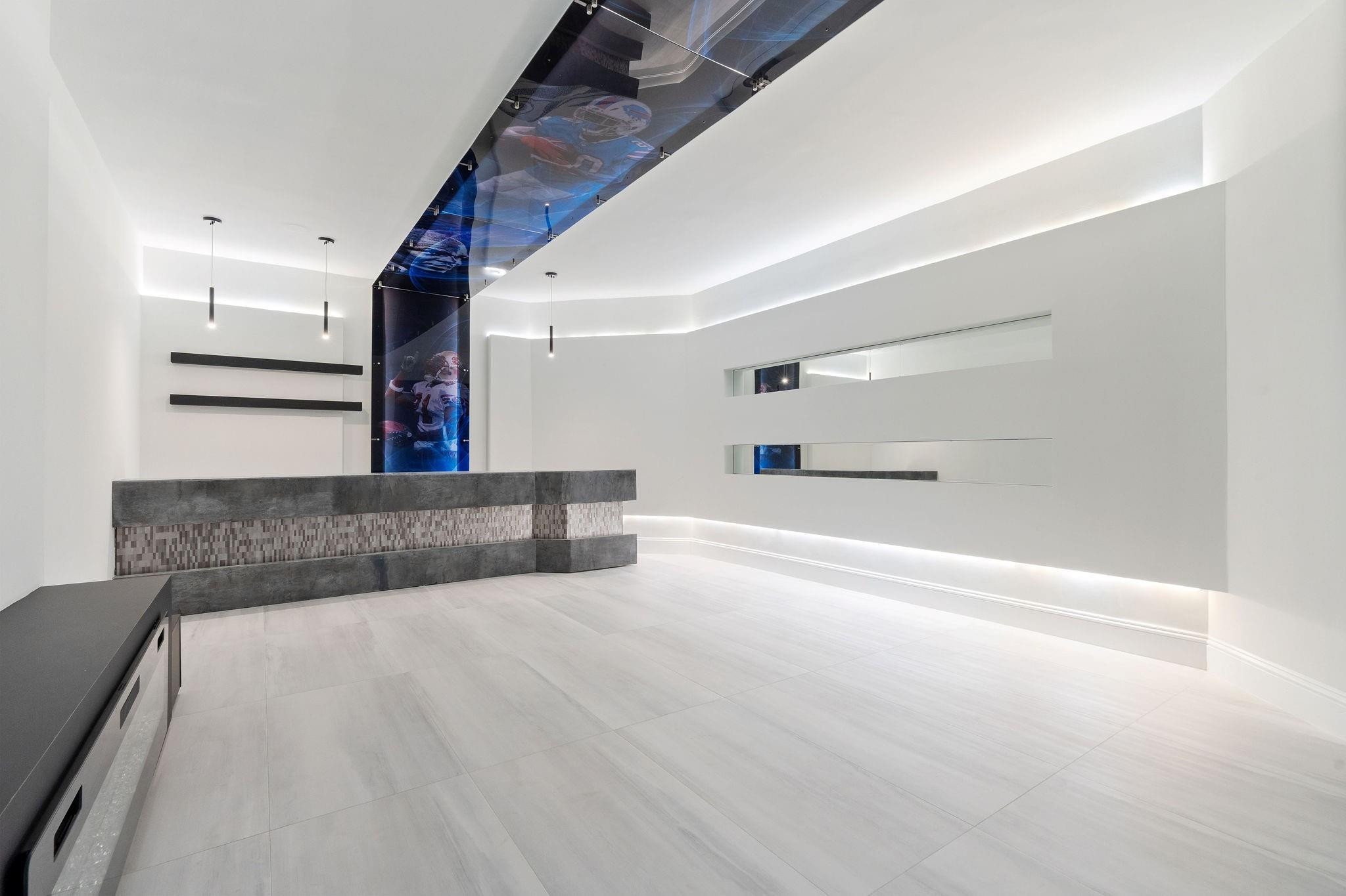 16850 Stratford Court