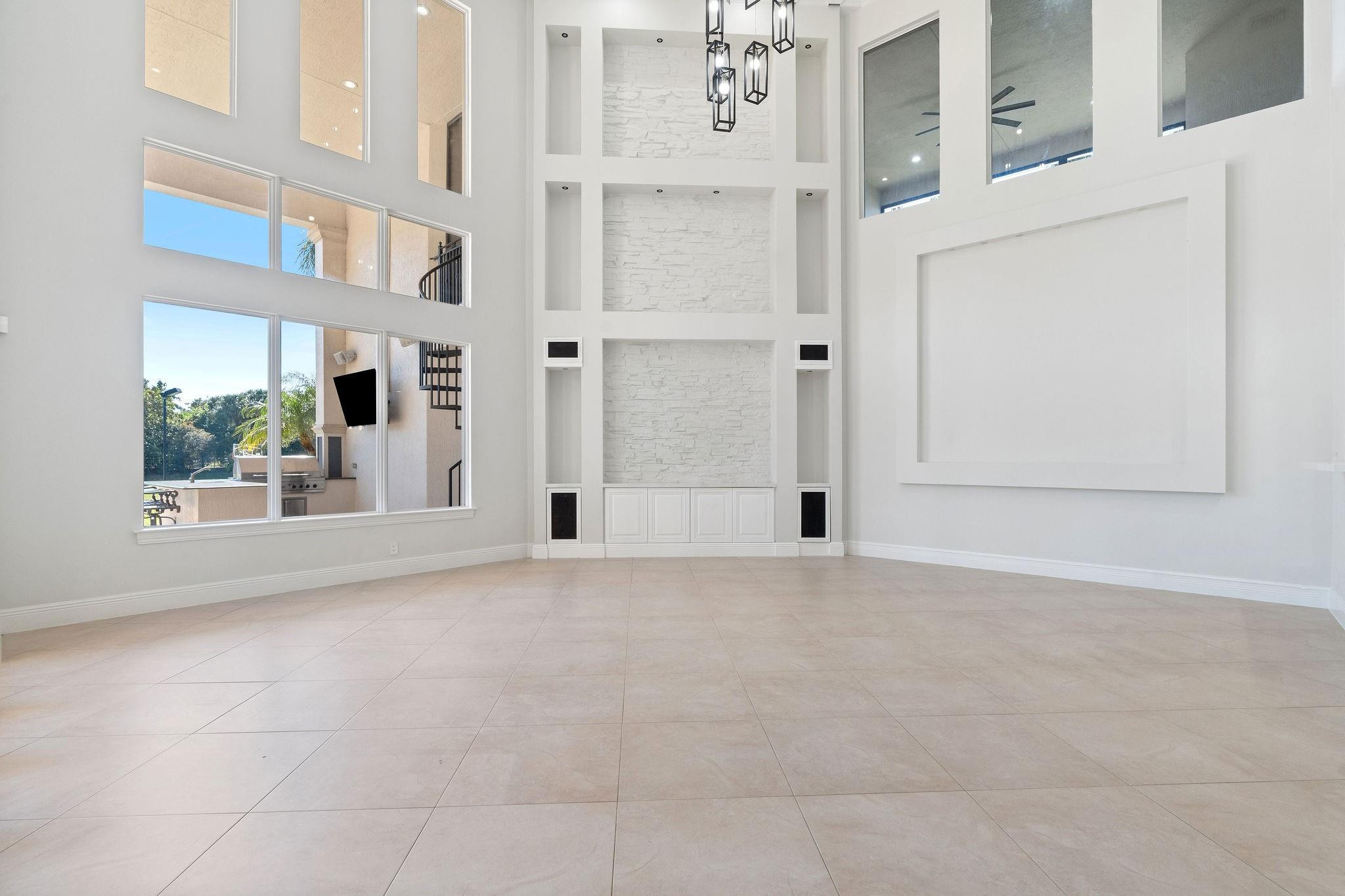 16850 Stratford Court