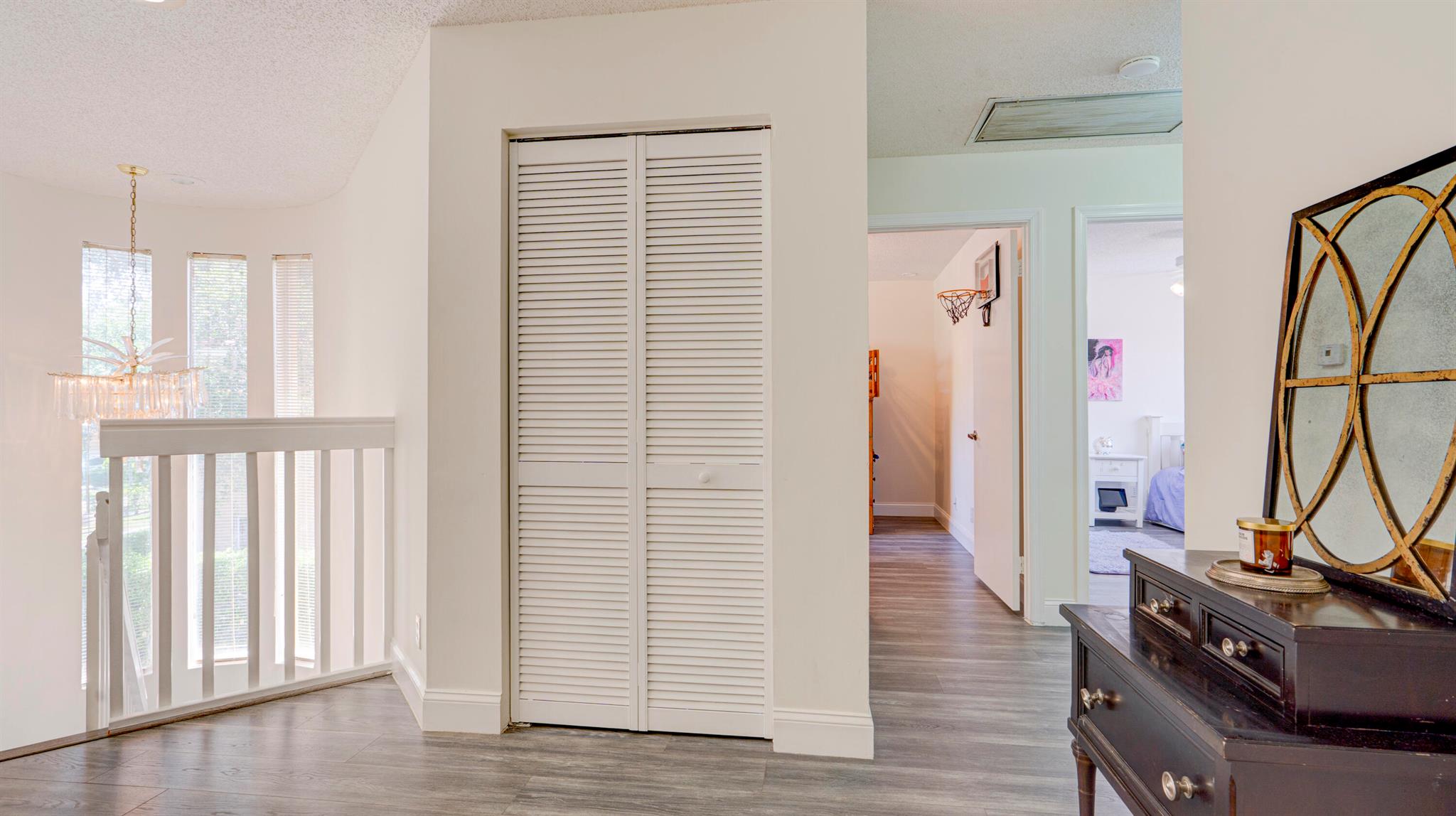 11373 Lakeview Drive