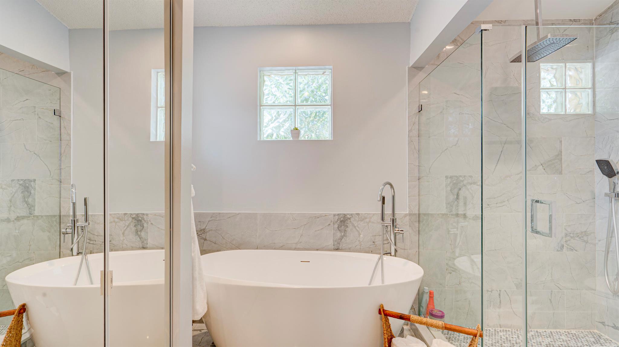 11373 Lakeview Drive