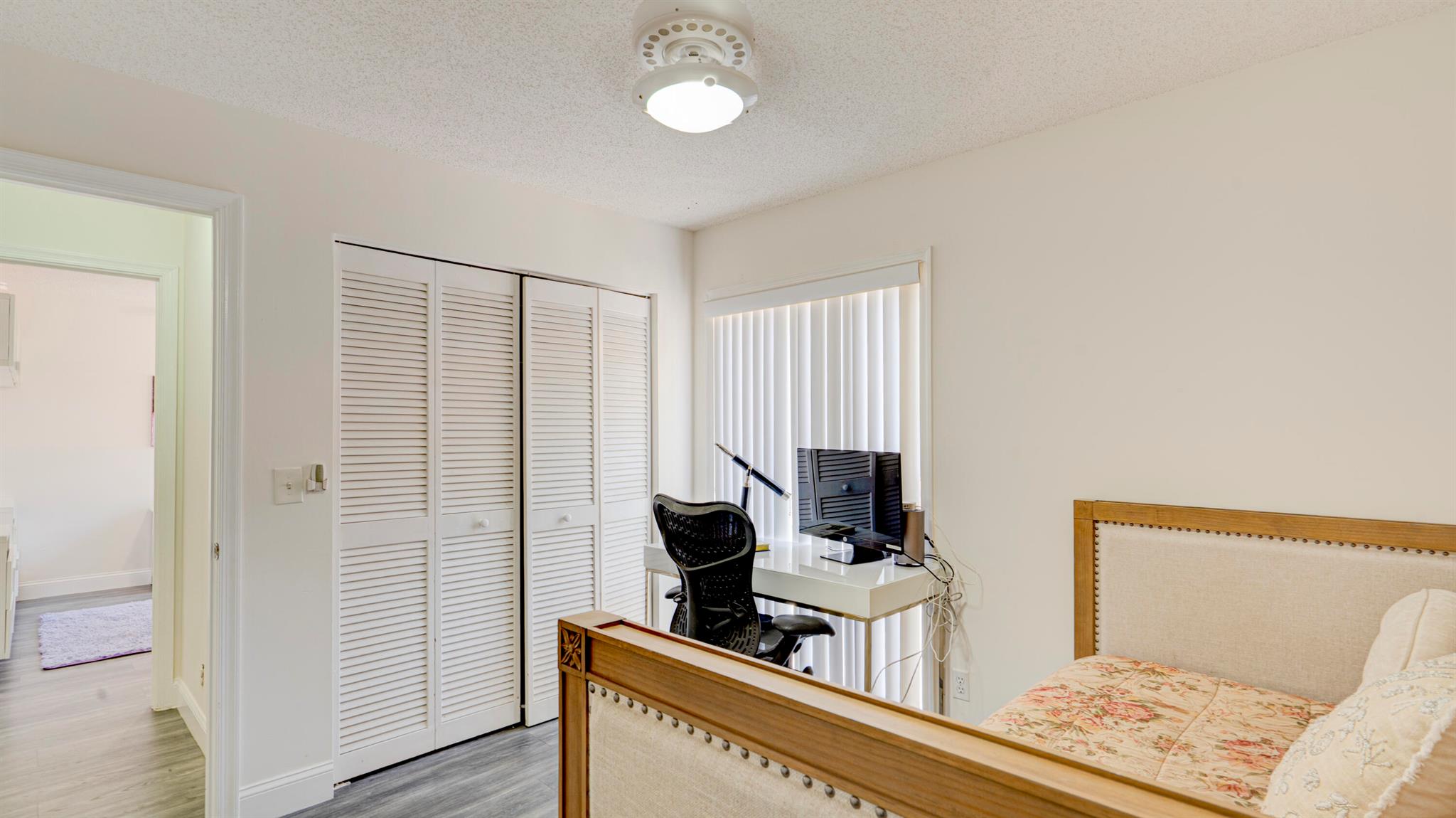 11373 Lakeview Drive