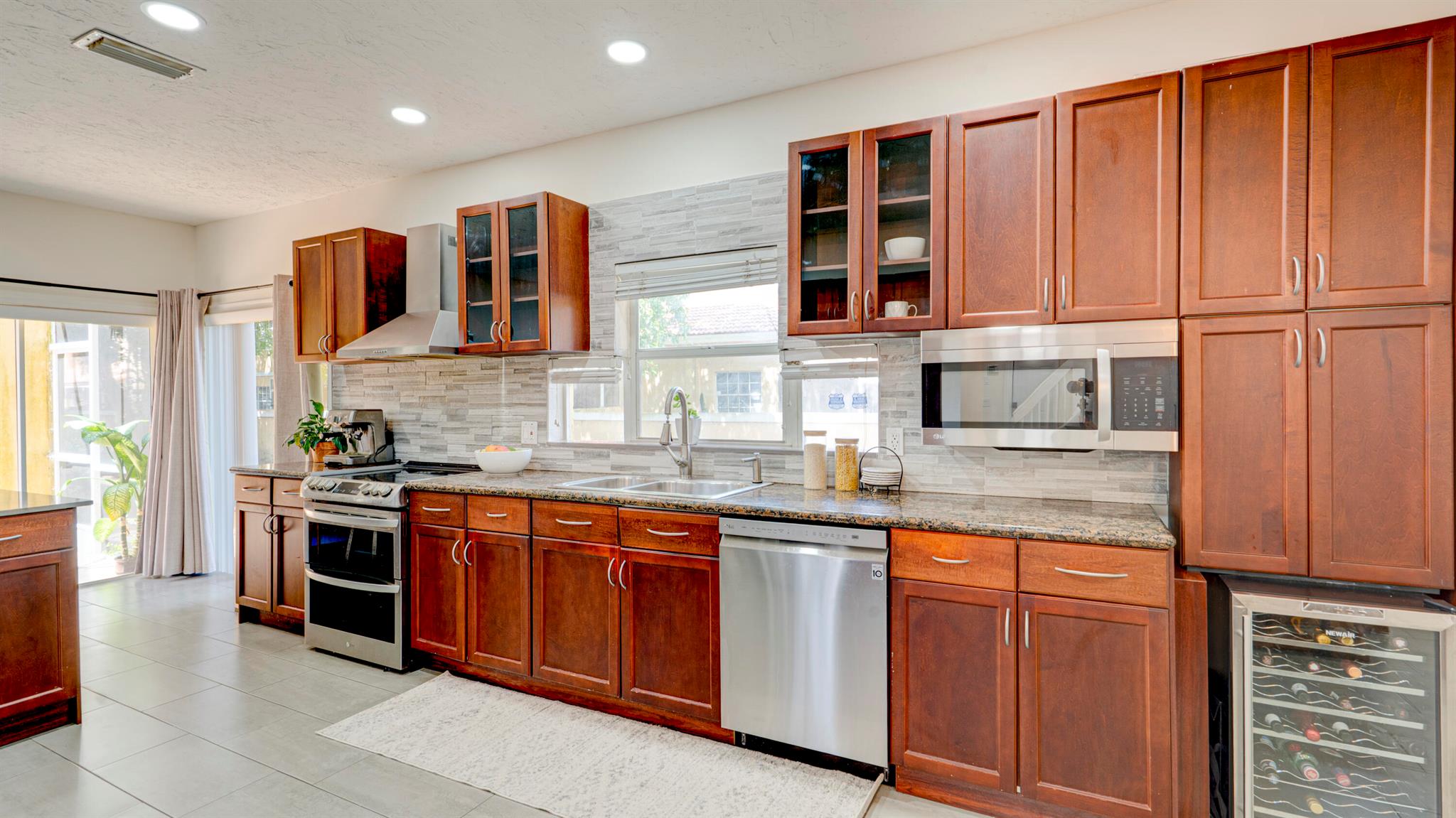 11373 Lakeview Drive