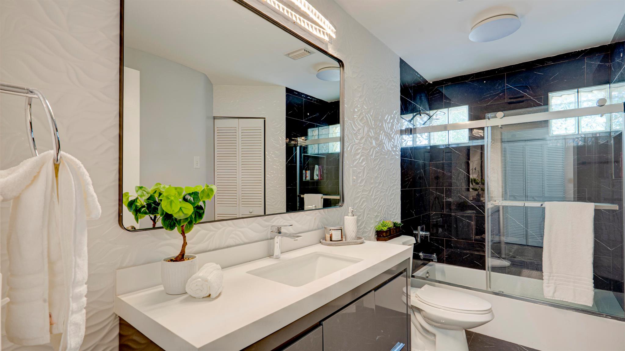 11373 Lakeview Drive