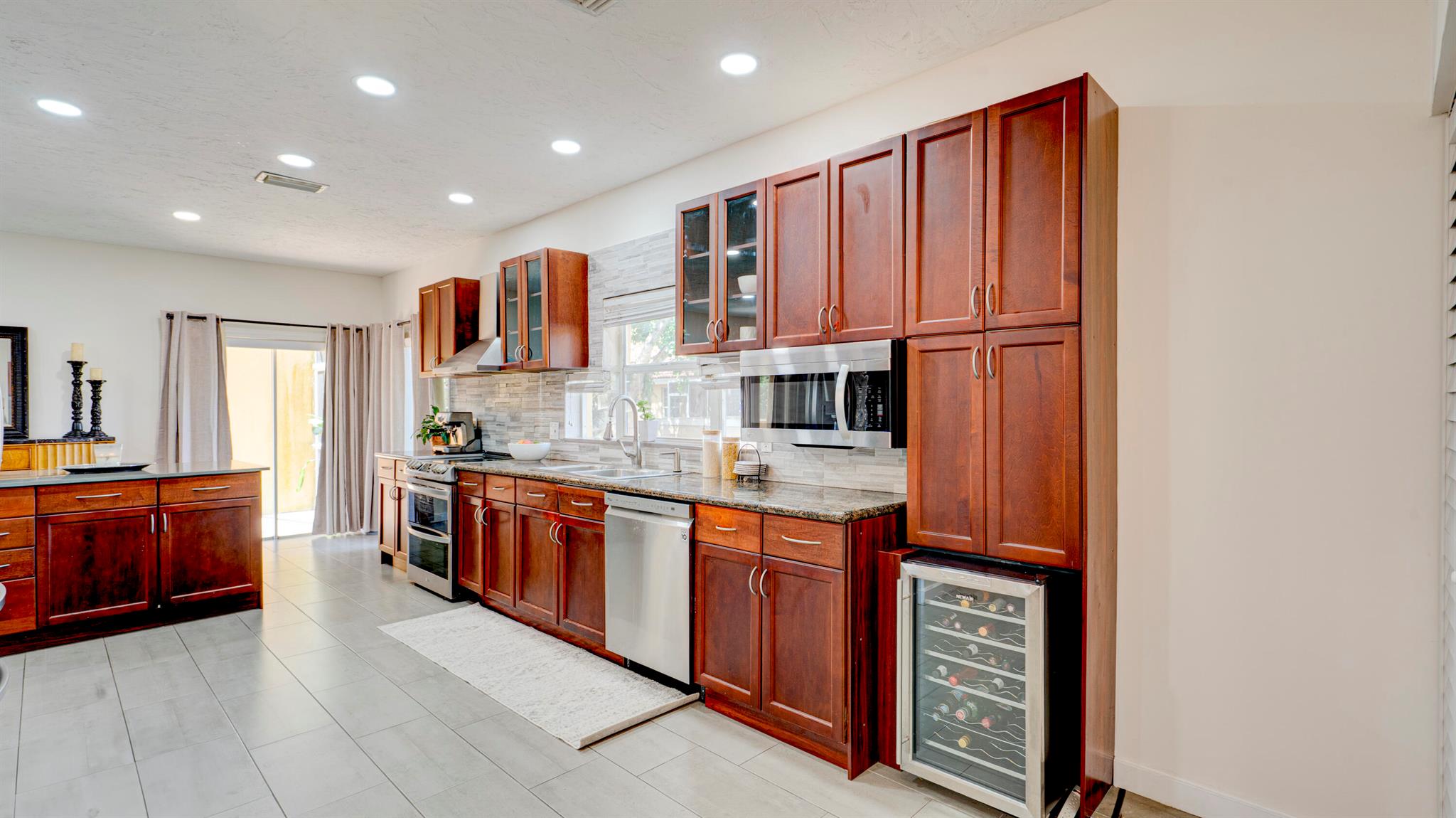 11373 Lakeview Drive