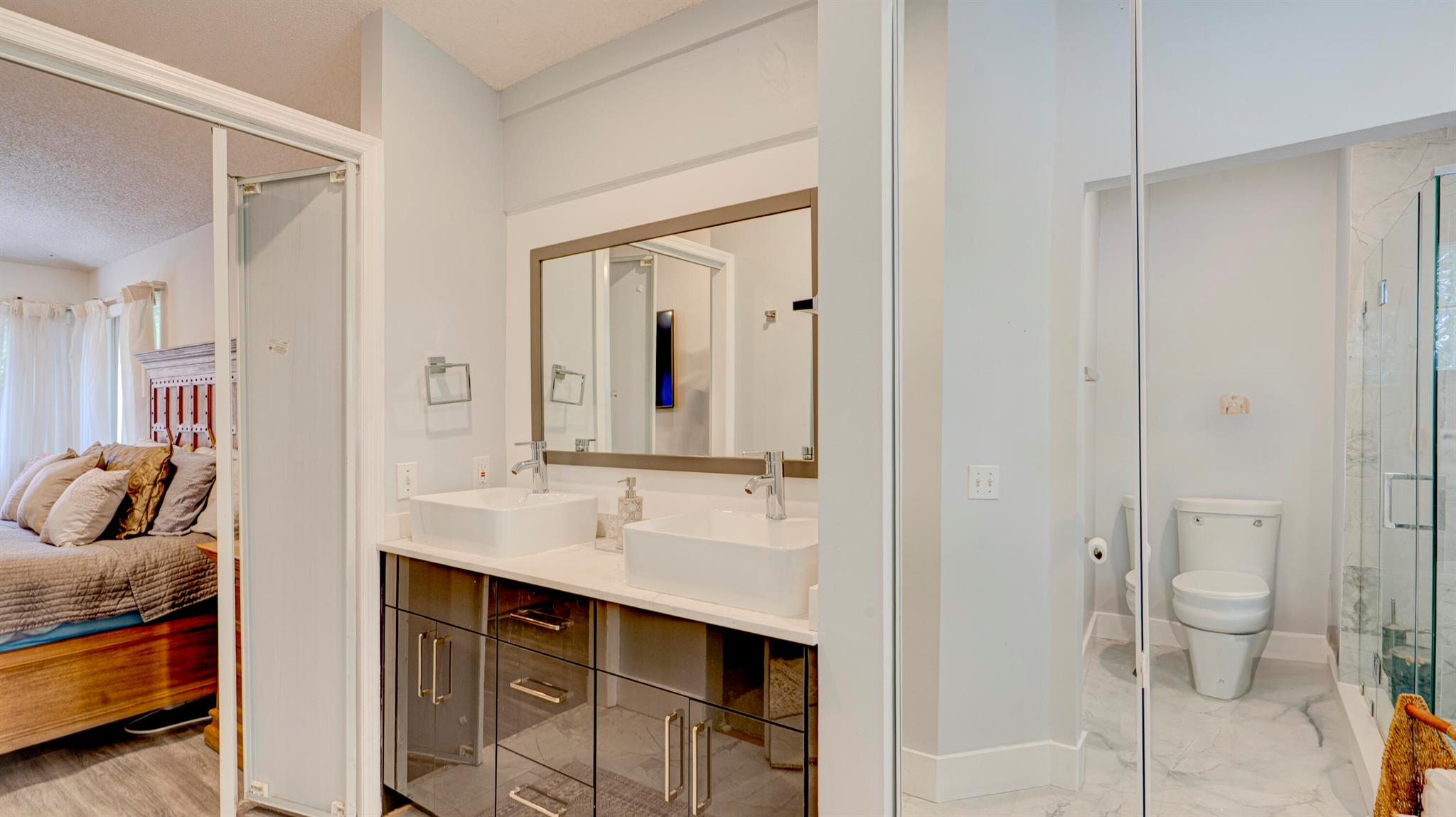 11373 Lakeview Drive