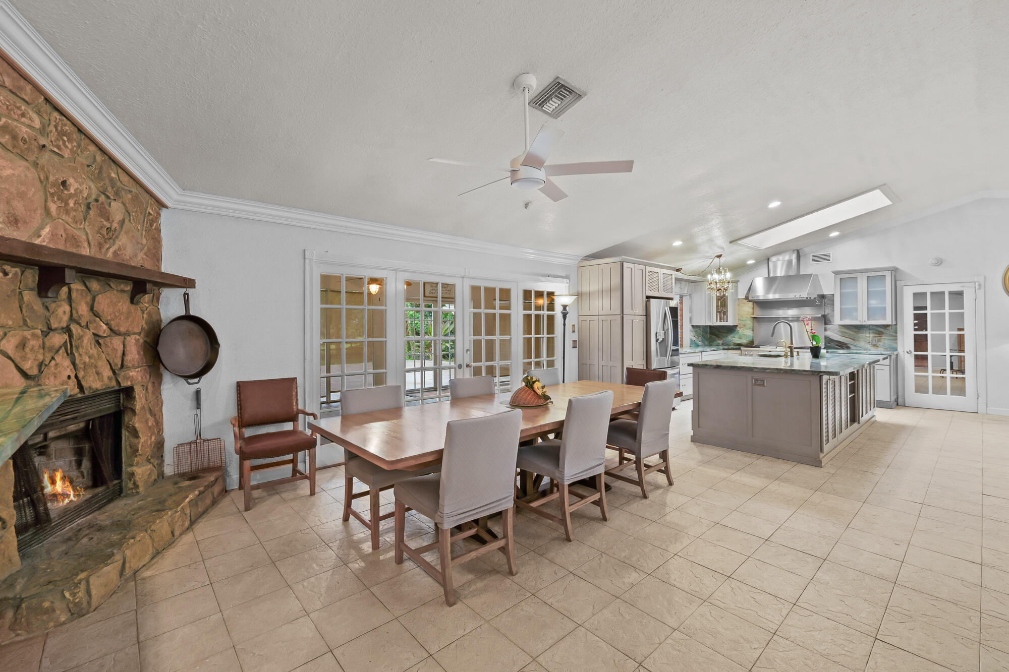 2619 Palm Deer Drive