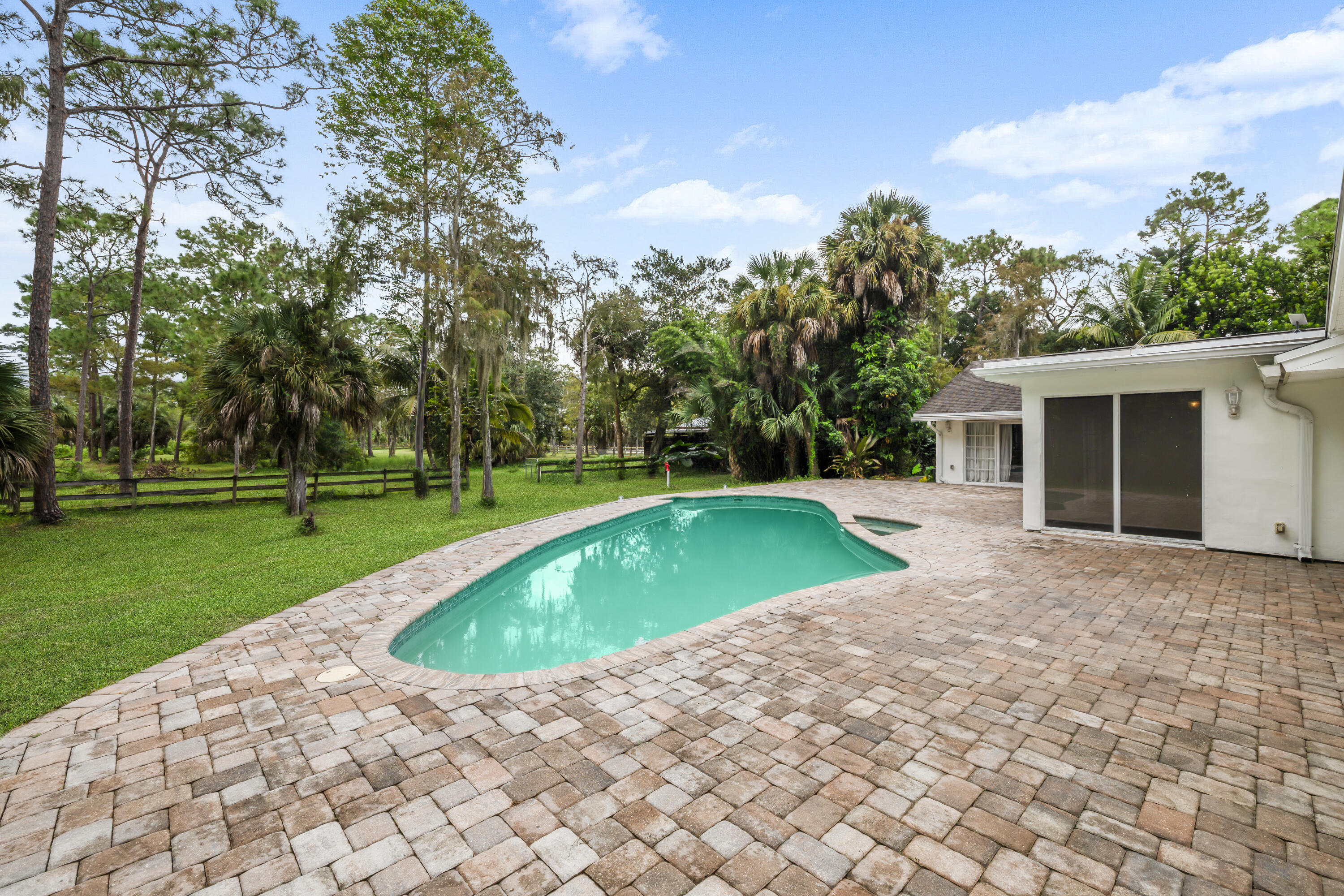 2619 Palm Deer Drive