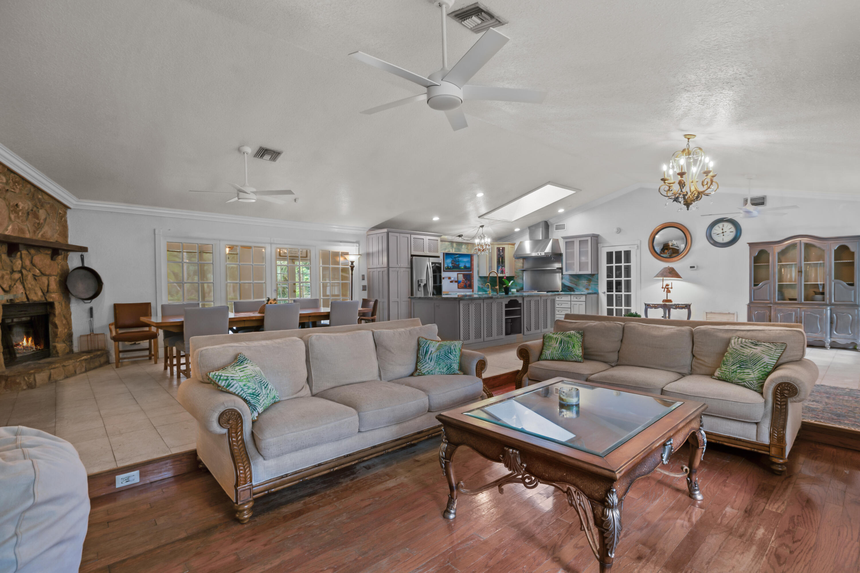 2619 Palm Deer Drive