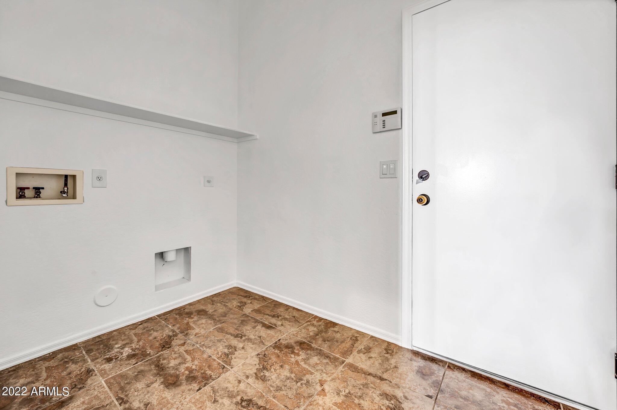 2728 N Augustine --