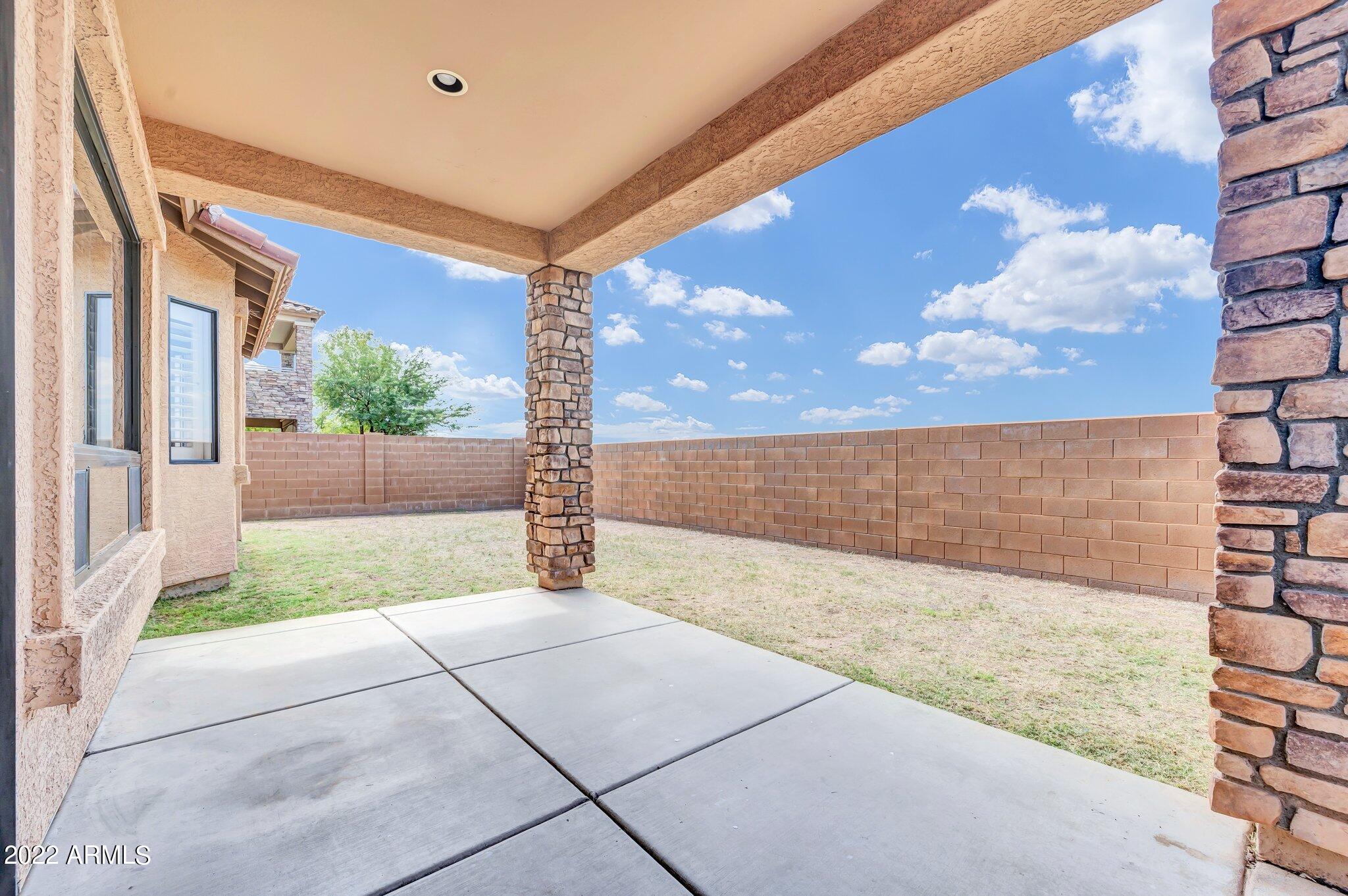 2728 N AUGUSTINE --