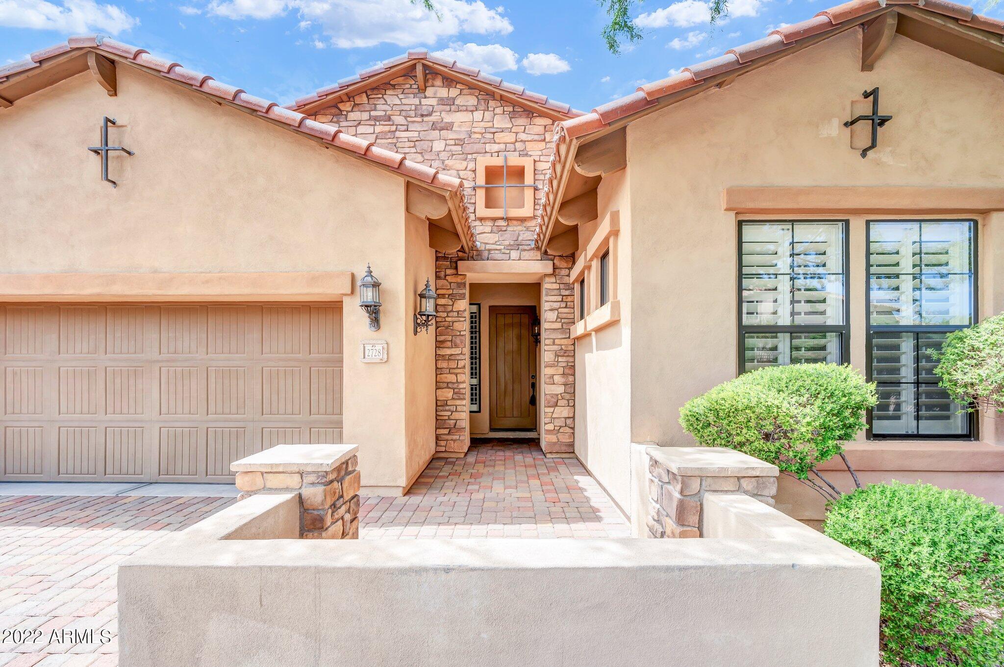 2728 N AUGUSTINE --