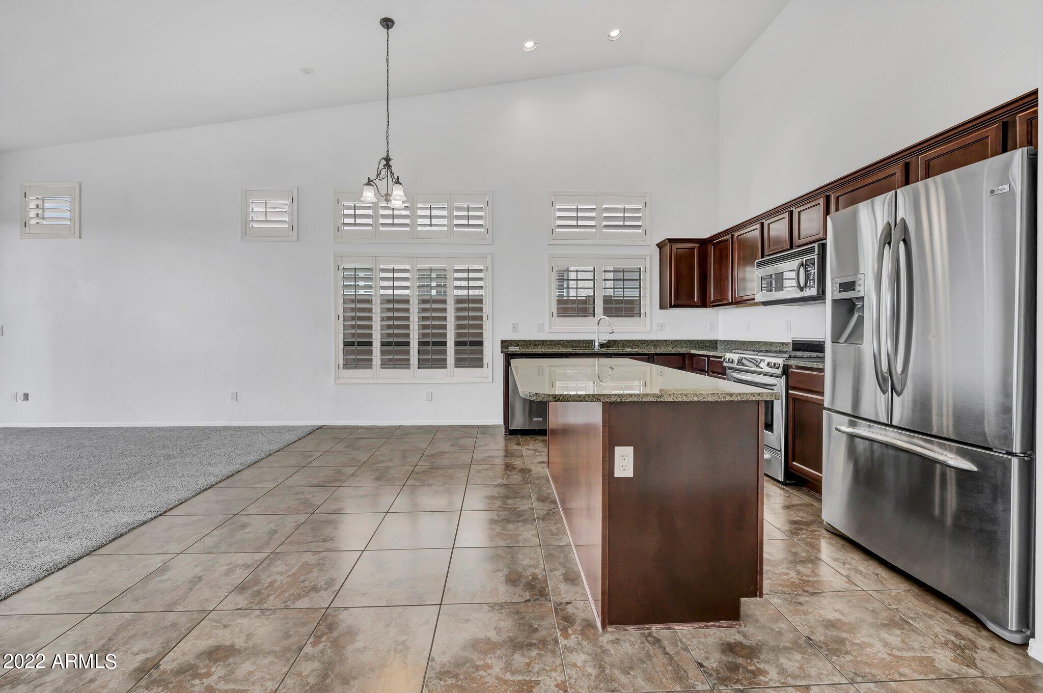 2728 N AUGUSTINE --