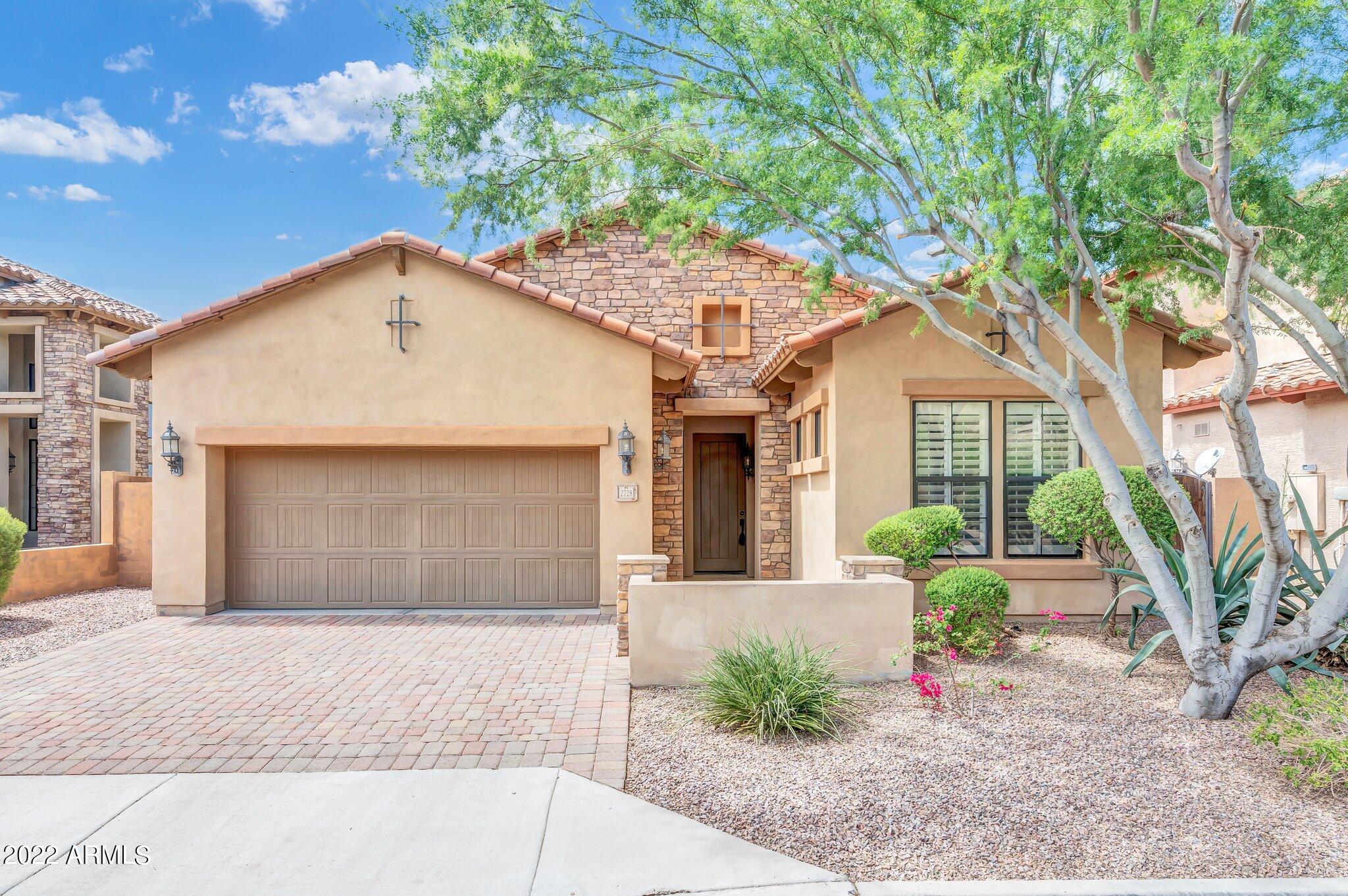 2728 N AUGUSTINE --