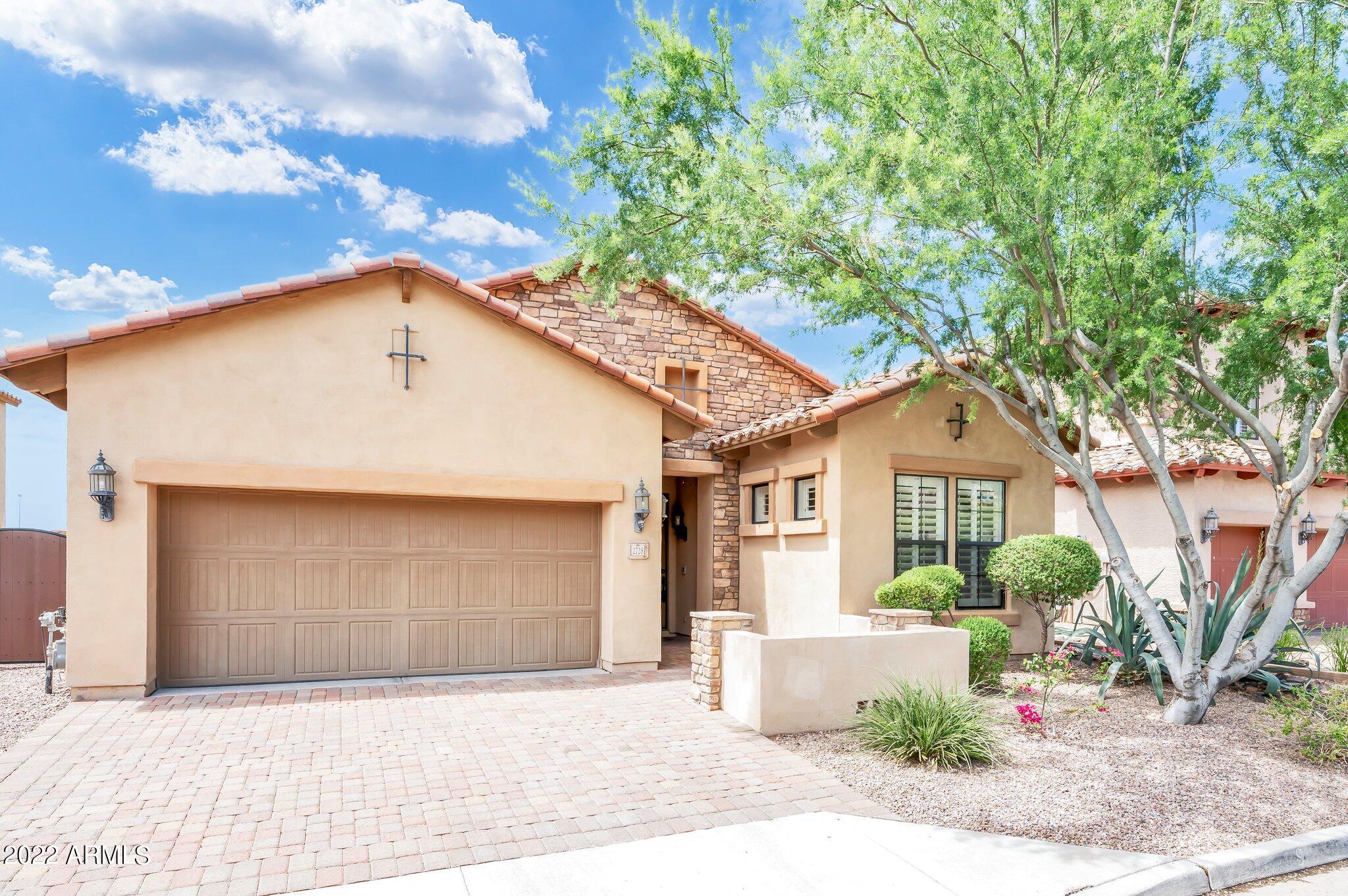 2728 N AUGUSTINE --