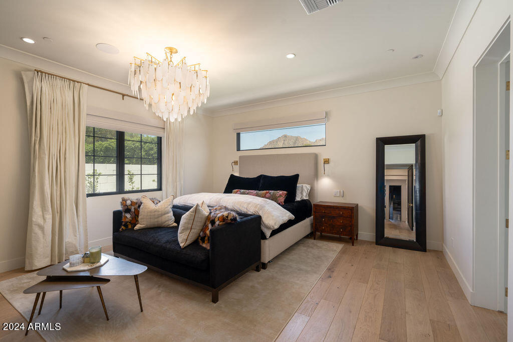 6044 E CALLE DEL PAISANO --