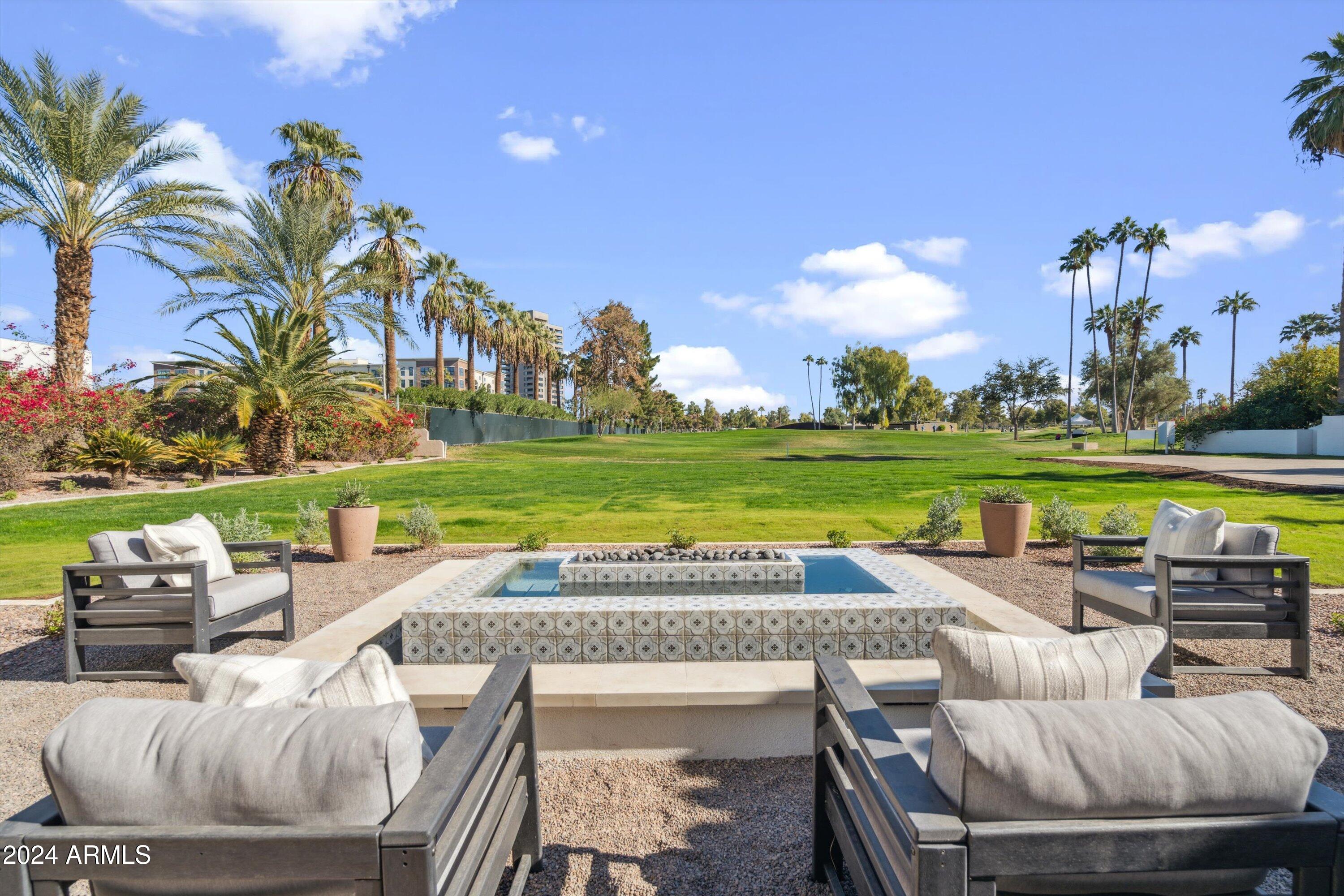 160 N COUNTRY CLUB Drive