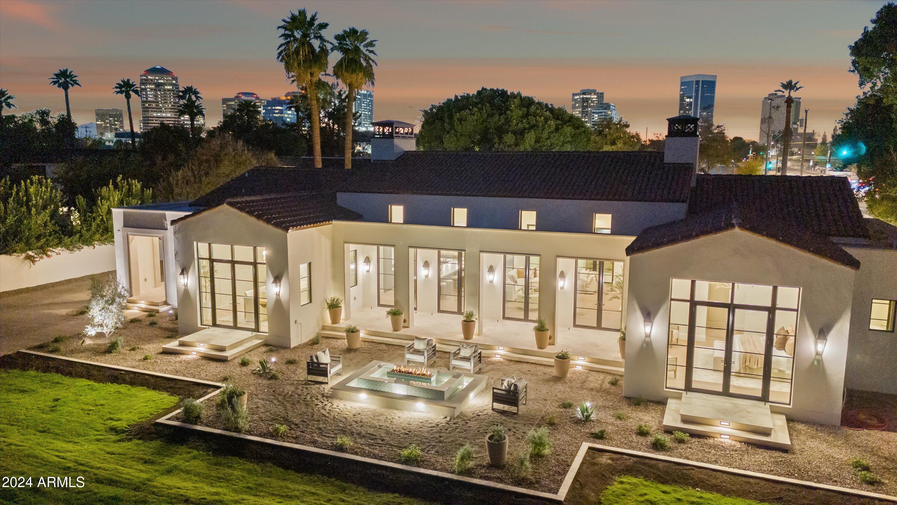 160 N COUNTRY CLUB Drive