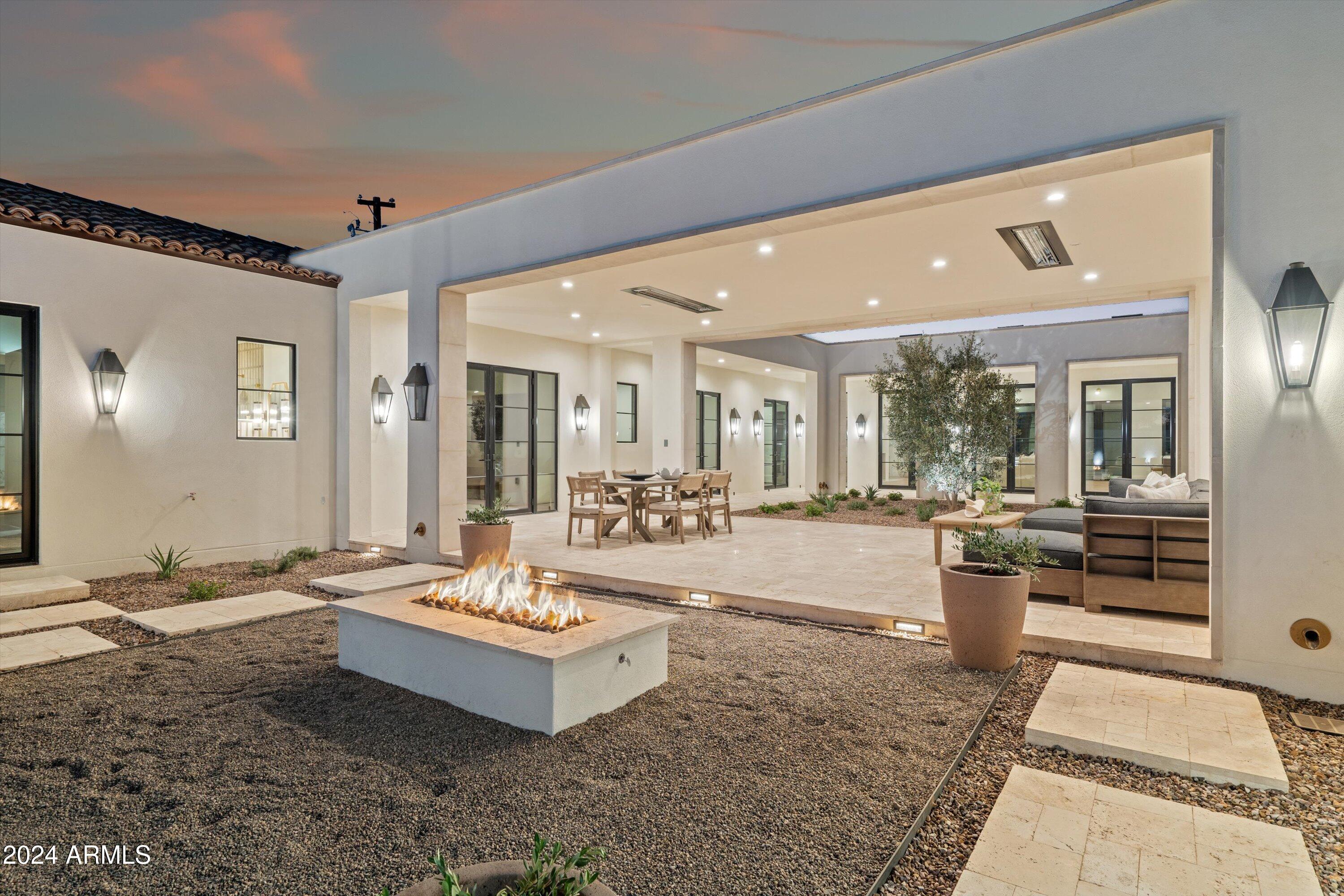 160 N COUNTRY CLUB Drive