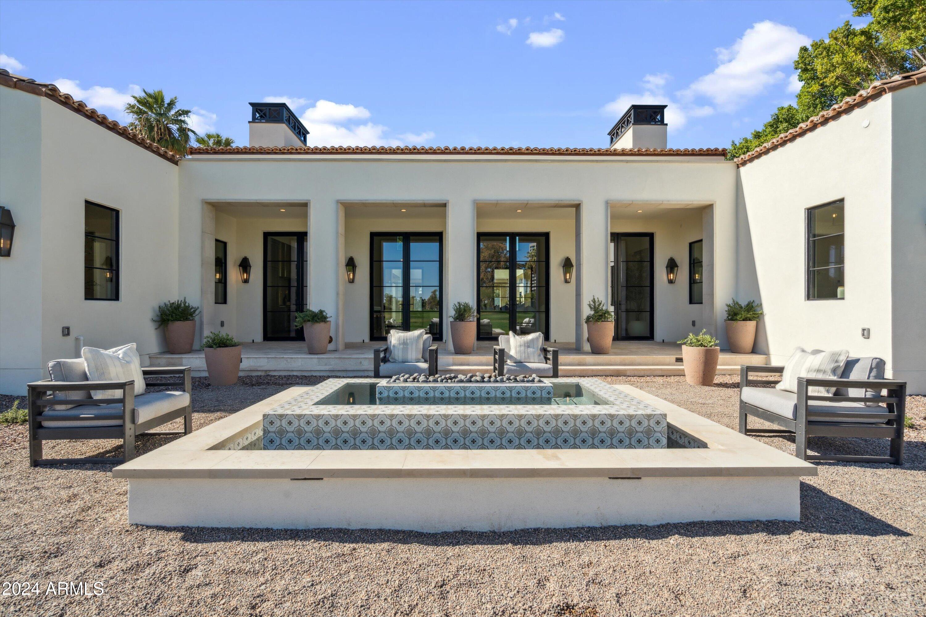 160 N COUNTRY CLUB Drive