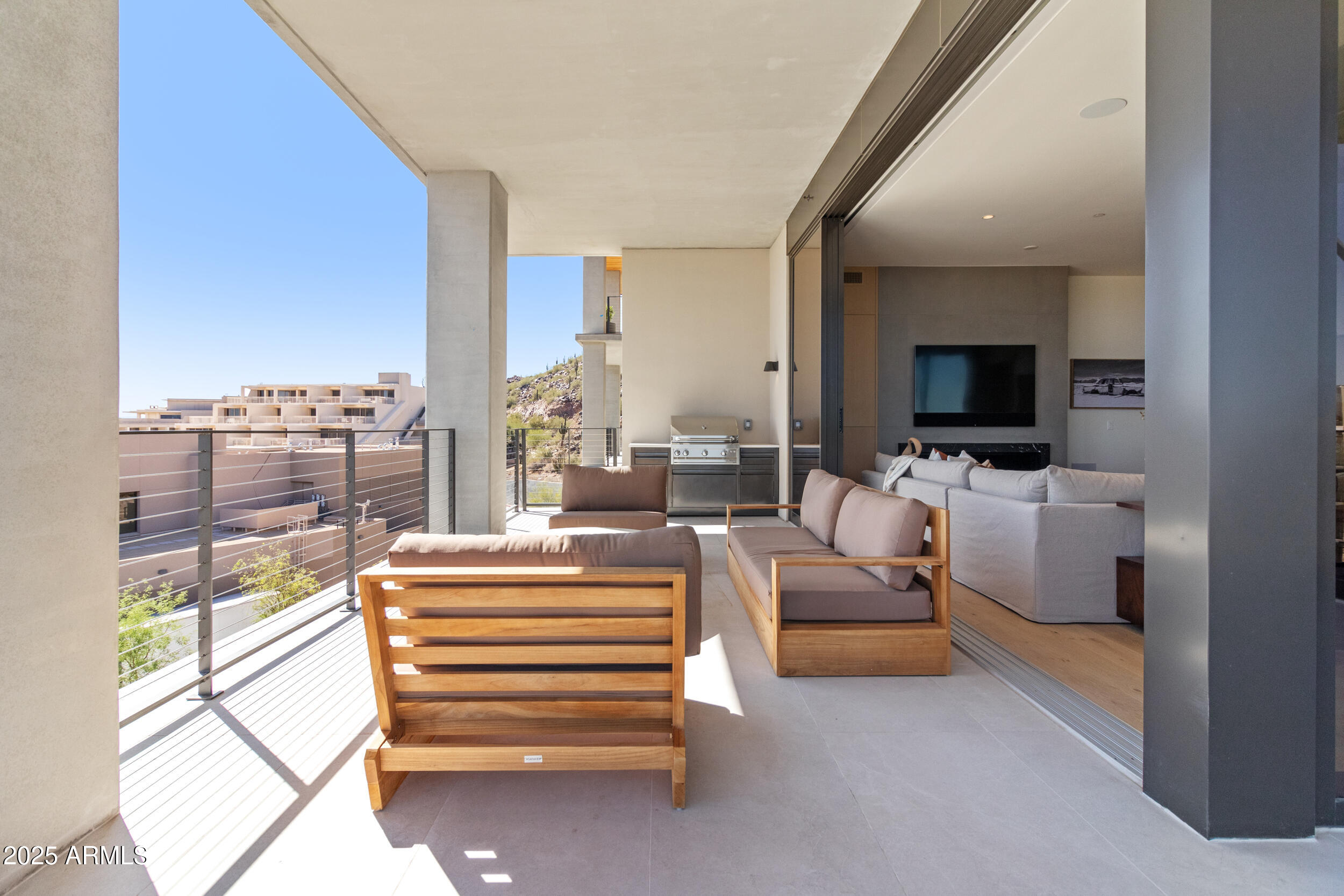 5000 N CAMELBACK RIDGE Drive, 302