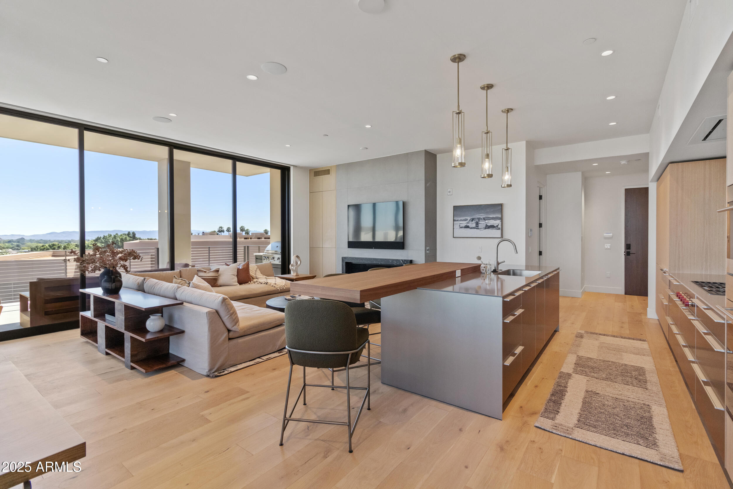 5000 N CAMELBACK RIDGE Drive, 302