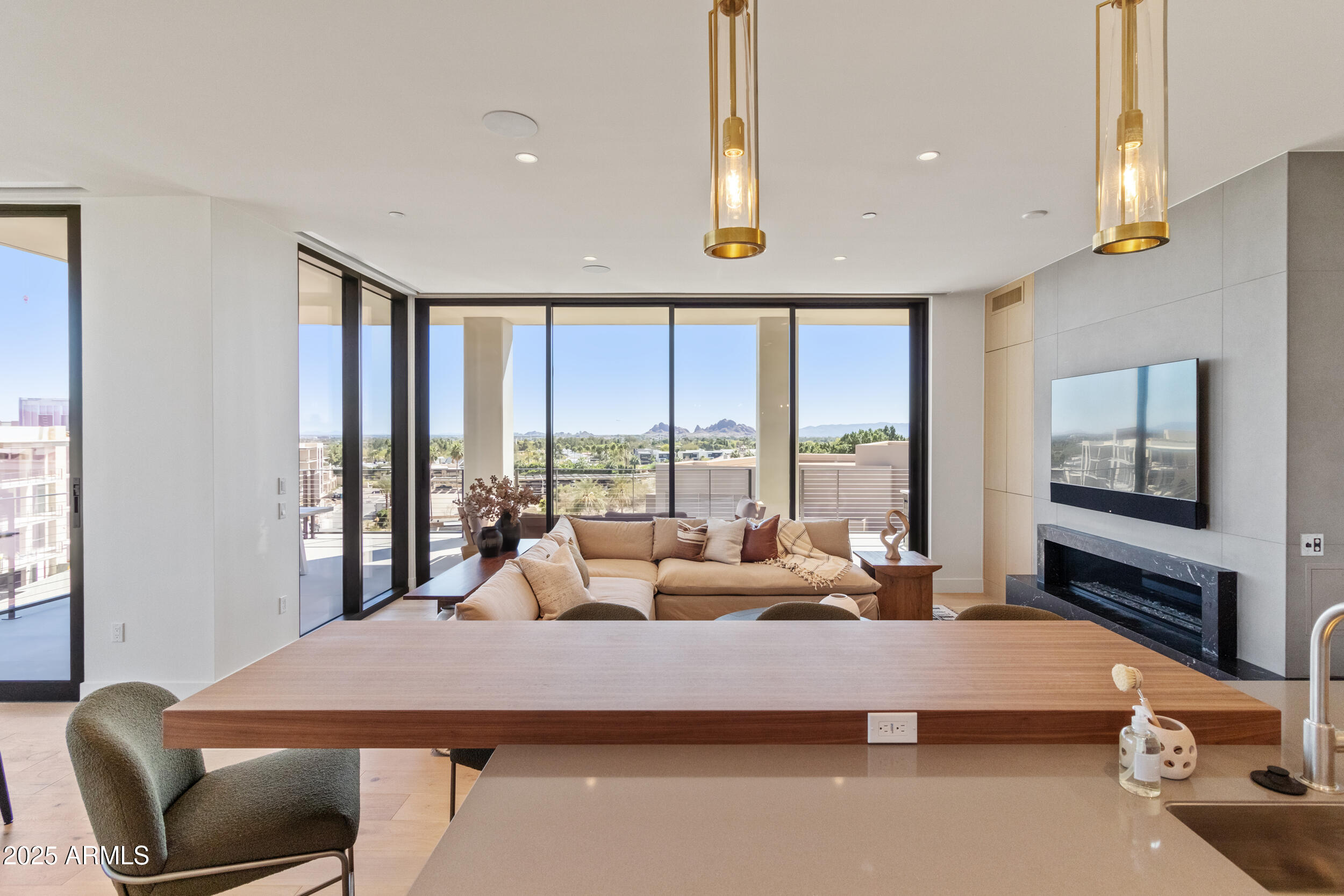 5000 N CAMELBACK RIDGE Drive, 302