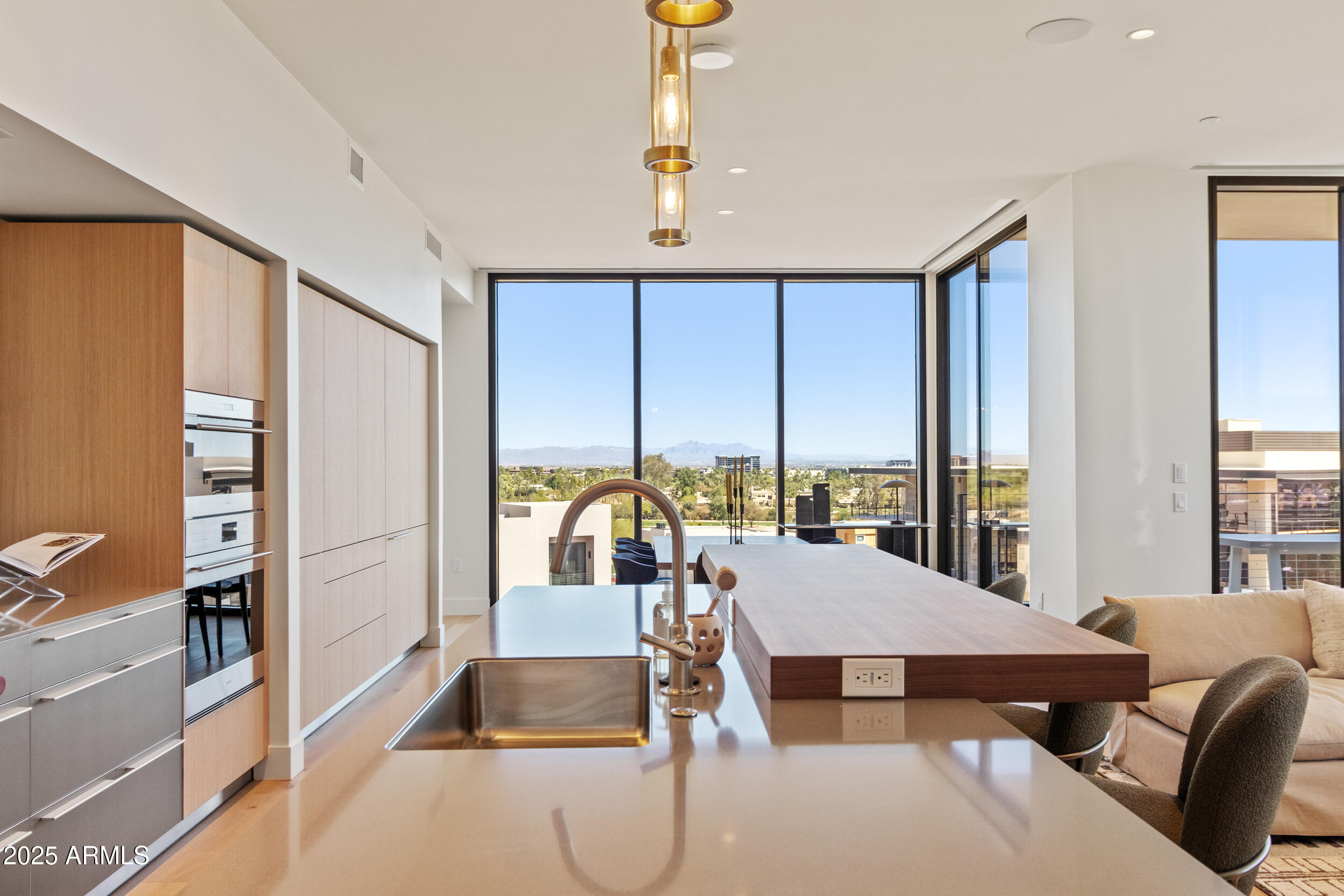 5000 N CAMELBACK RIDGE Drive, 302