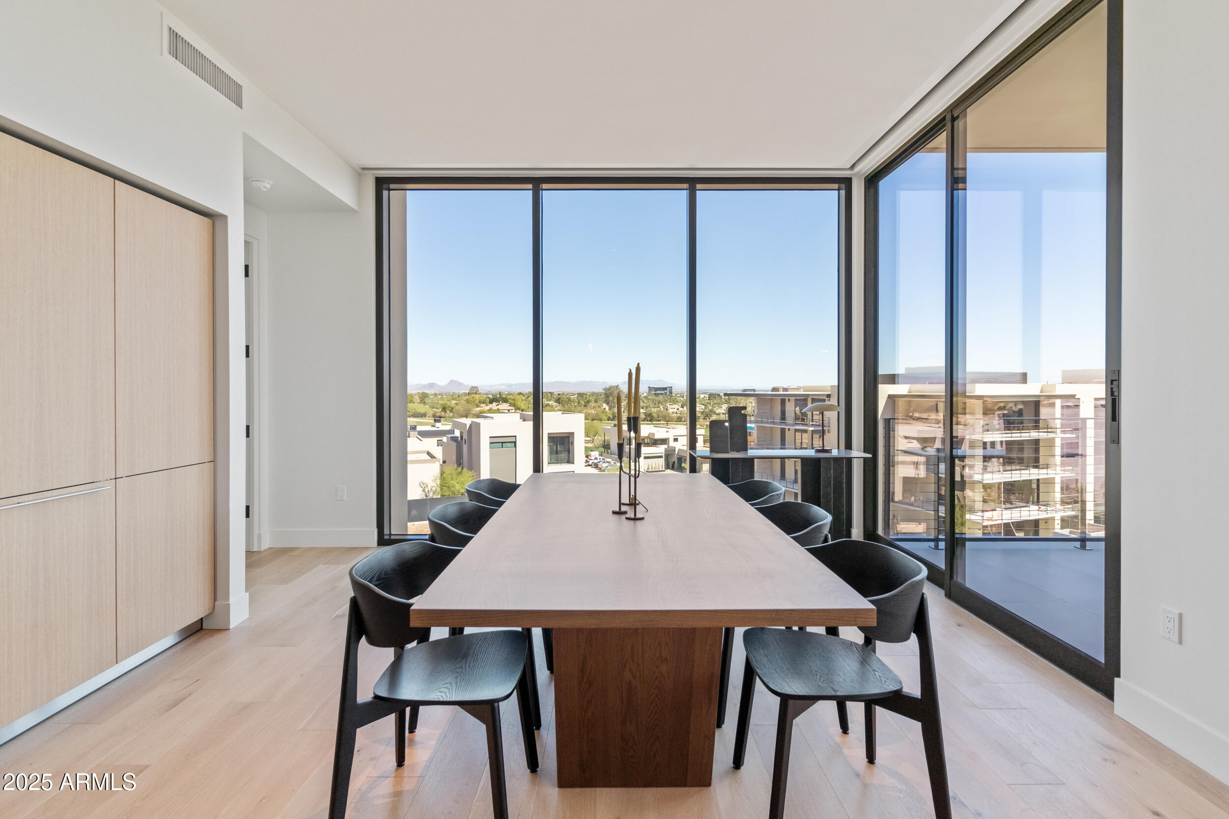 5000 N CAMELBACK RIDGE Drive, 302