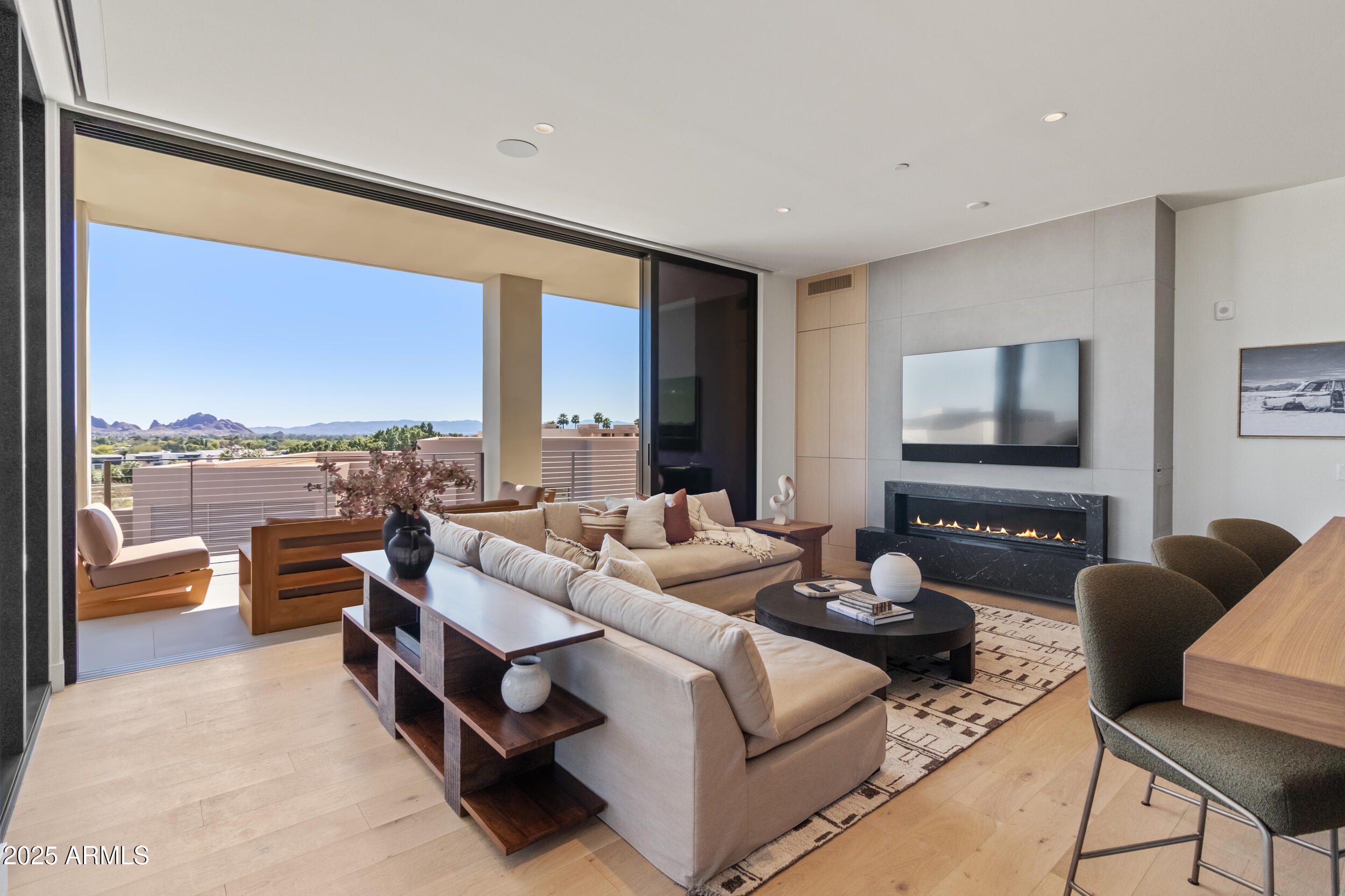 5000 N CAMELBACK RIDGE Drive, 302