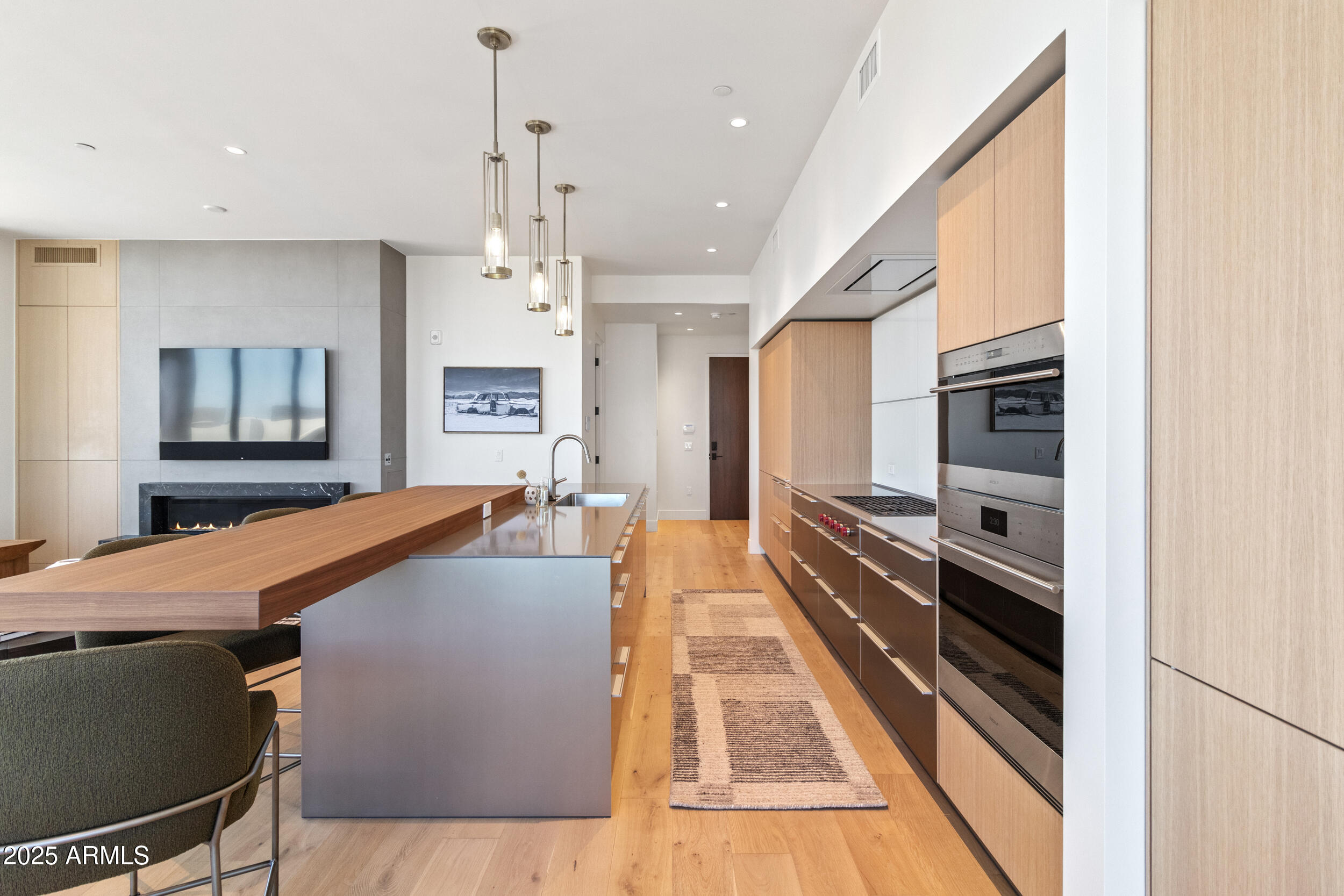 5000 N CAMELBACK RIDGE Drive, 302