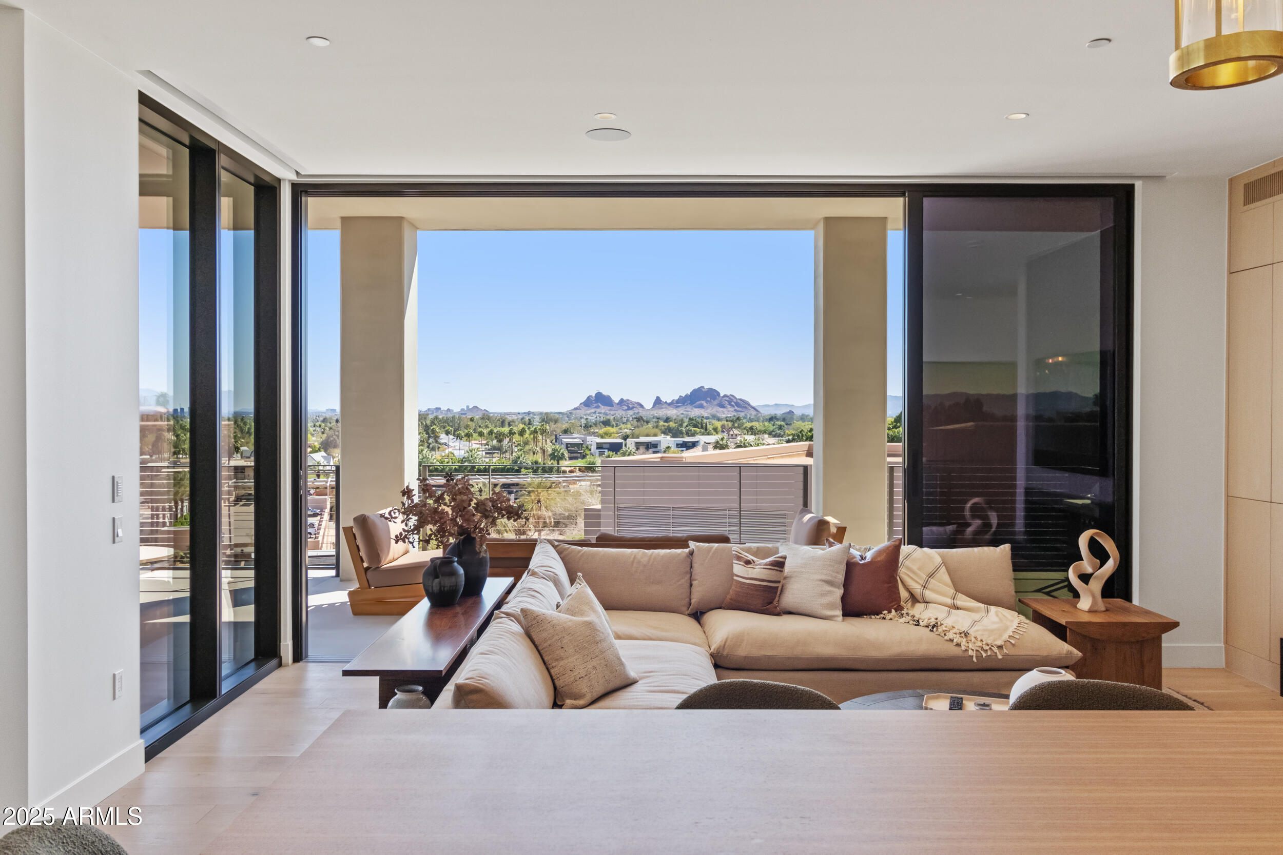5000 N CAMELBACK RIDGE Drive, 302
