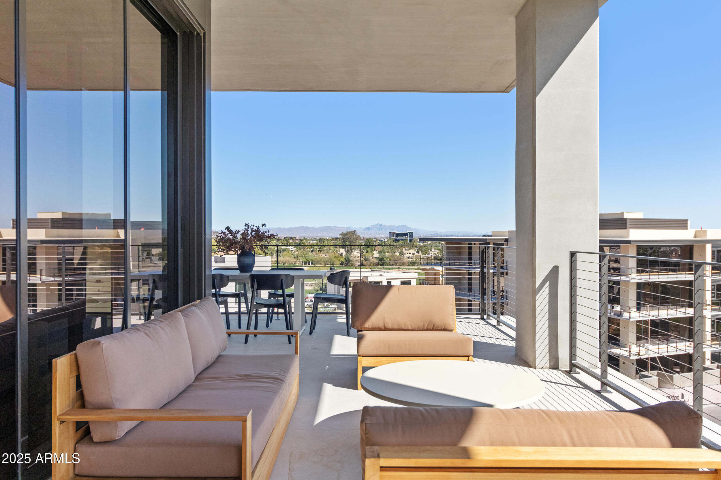 5000 N CAMELBACK RIDGE Drive, 302