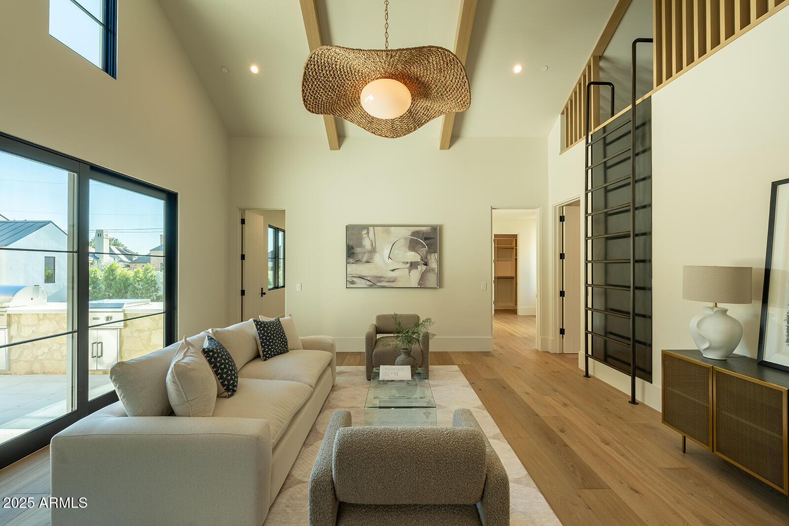 4729 E ARCADIA Lane