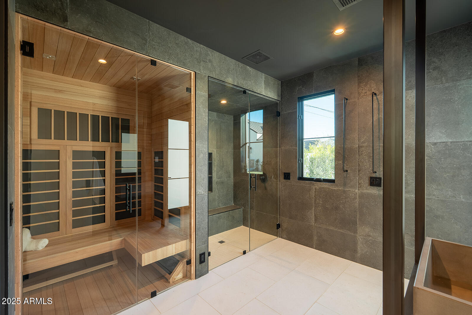 4729 E ARCADIA Lane