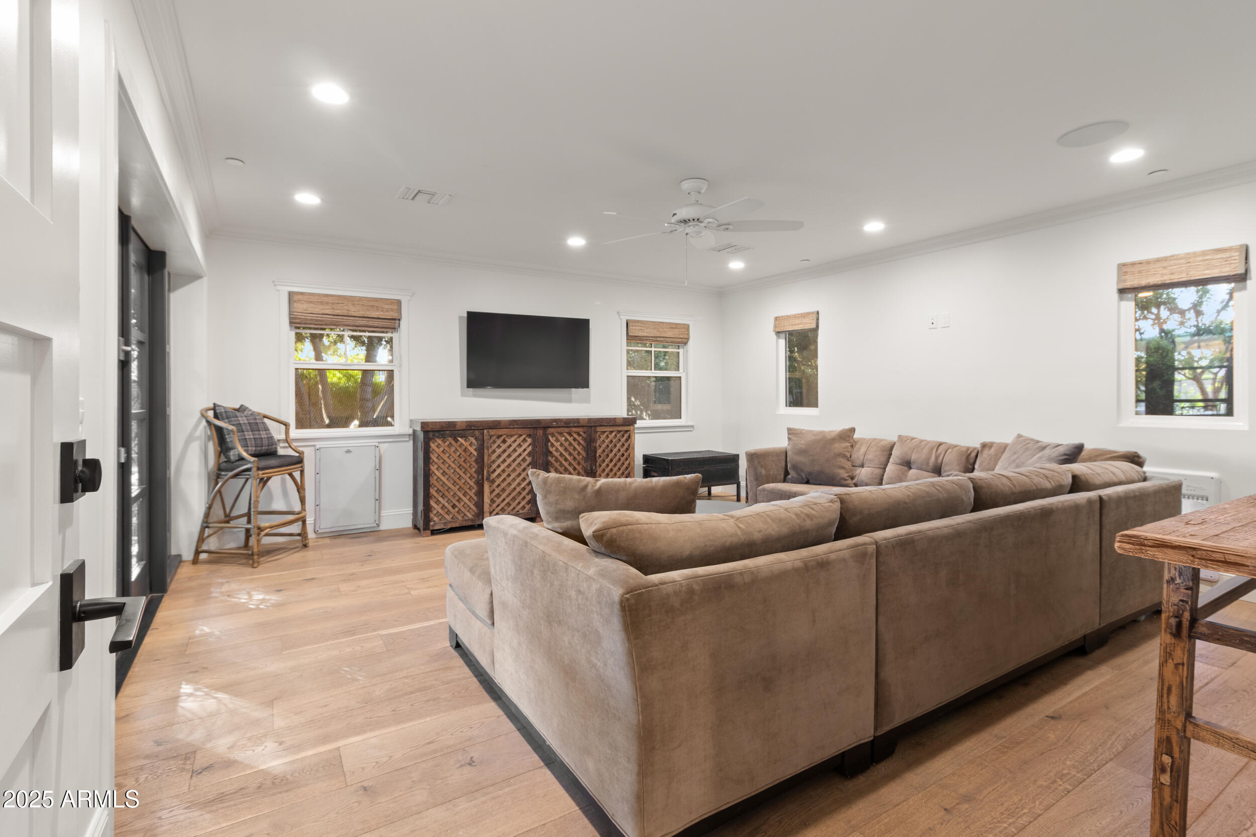 4021 E HAZELWOOD Street