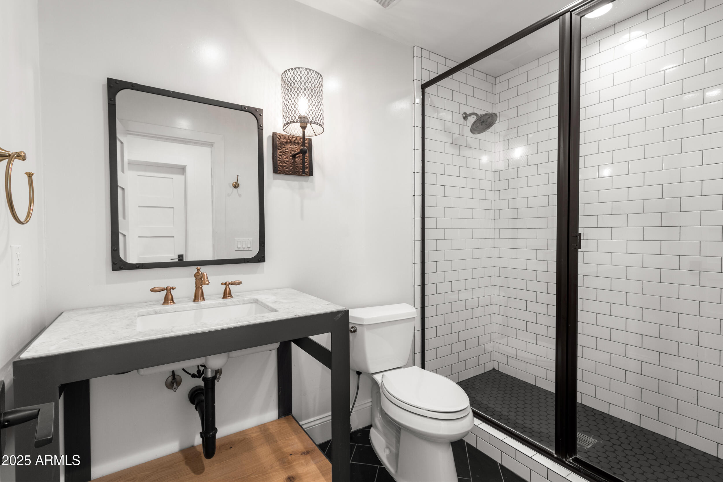 4021 E HAZELWOOD Street