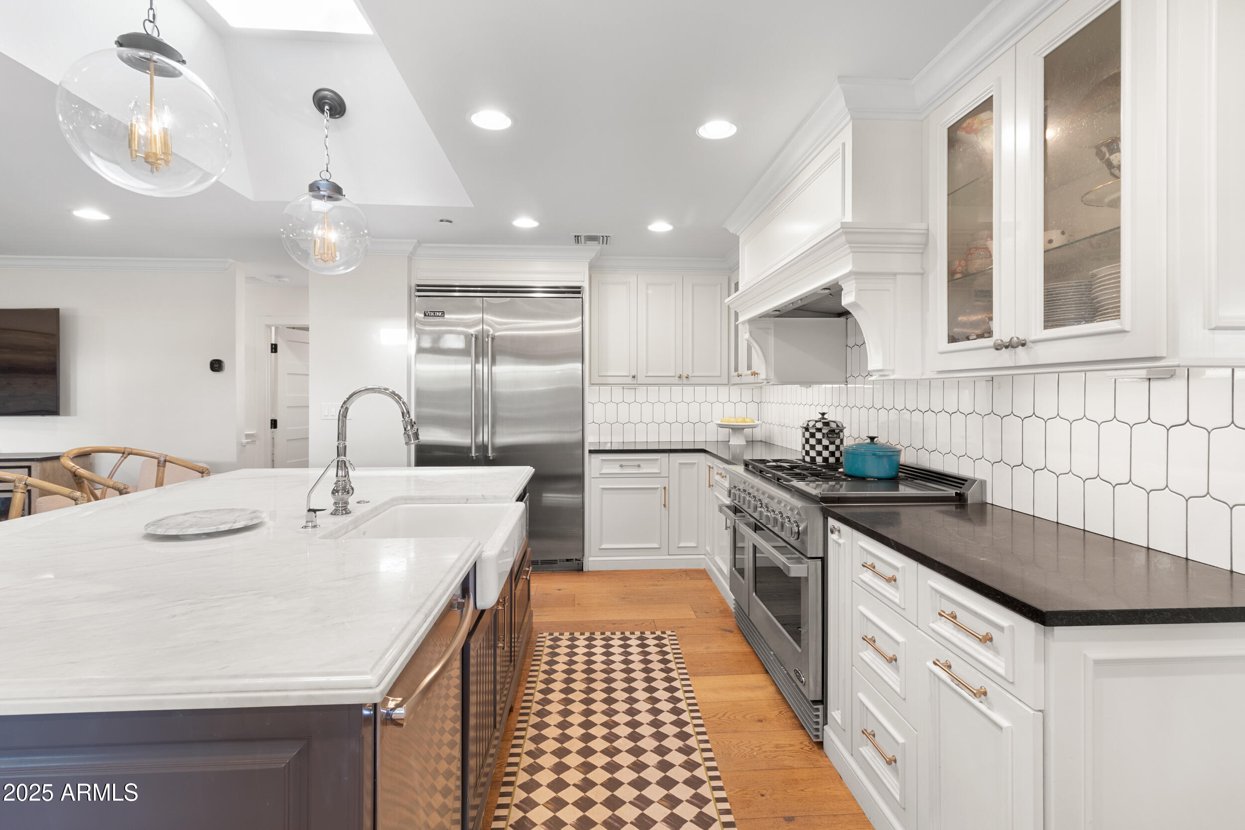 4021 E HAZELWOOD Street