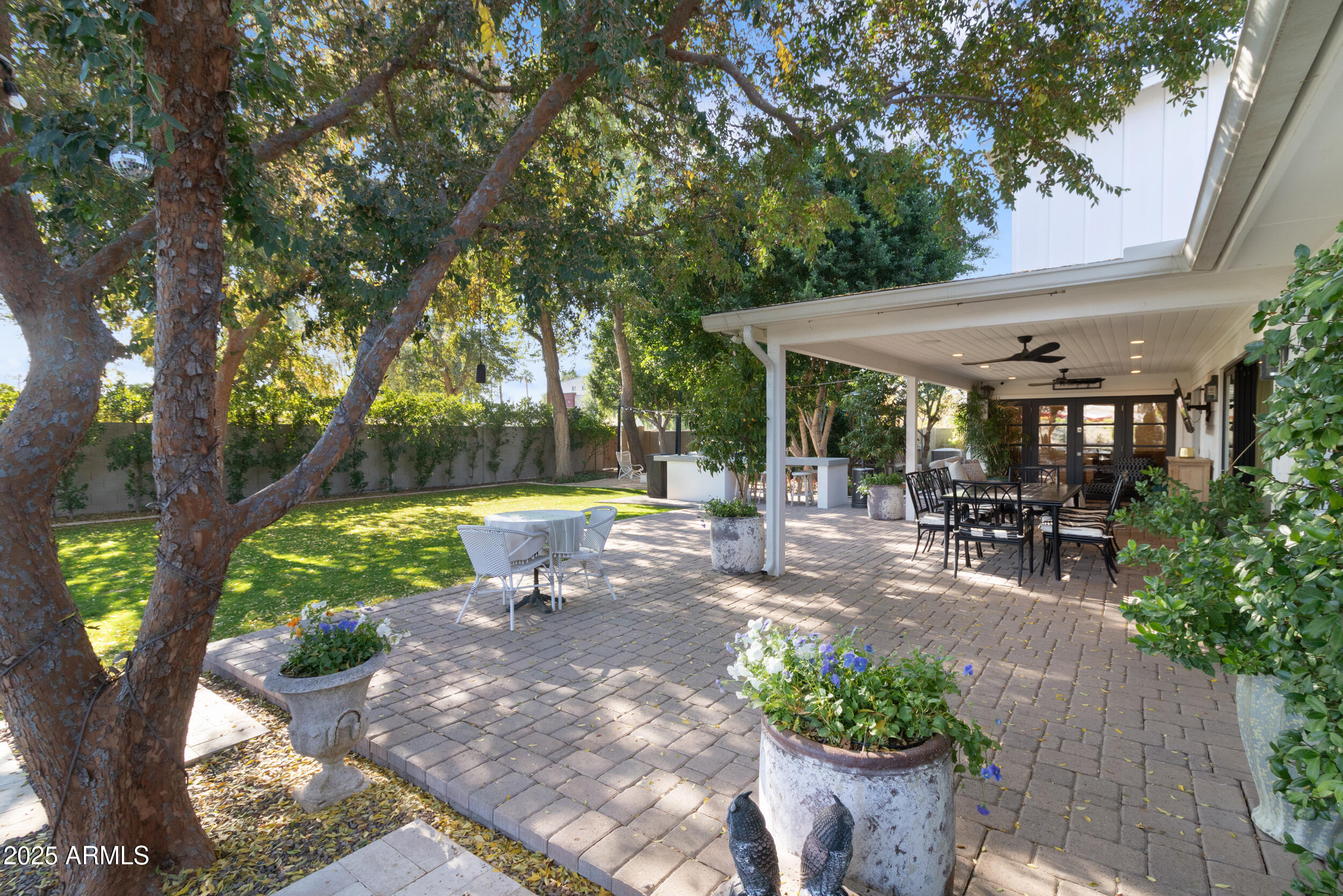 4021 E HAZELWOOD Street