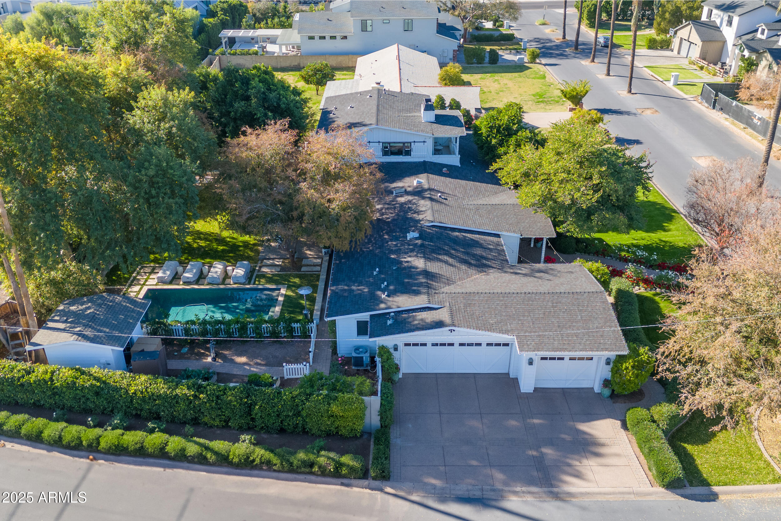 4021 E HAZELWOOD Street