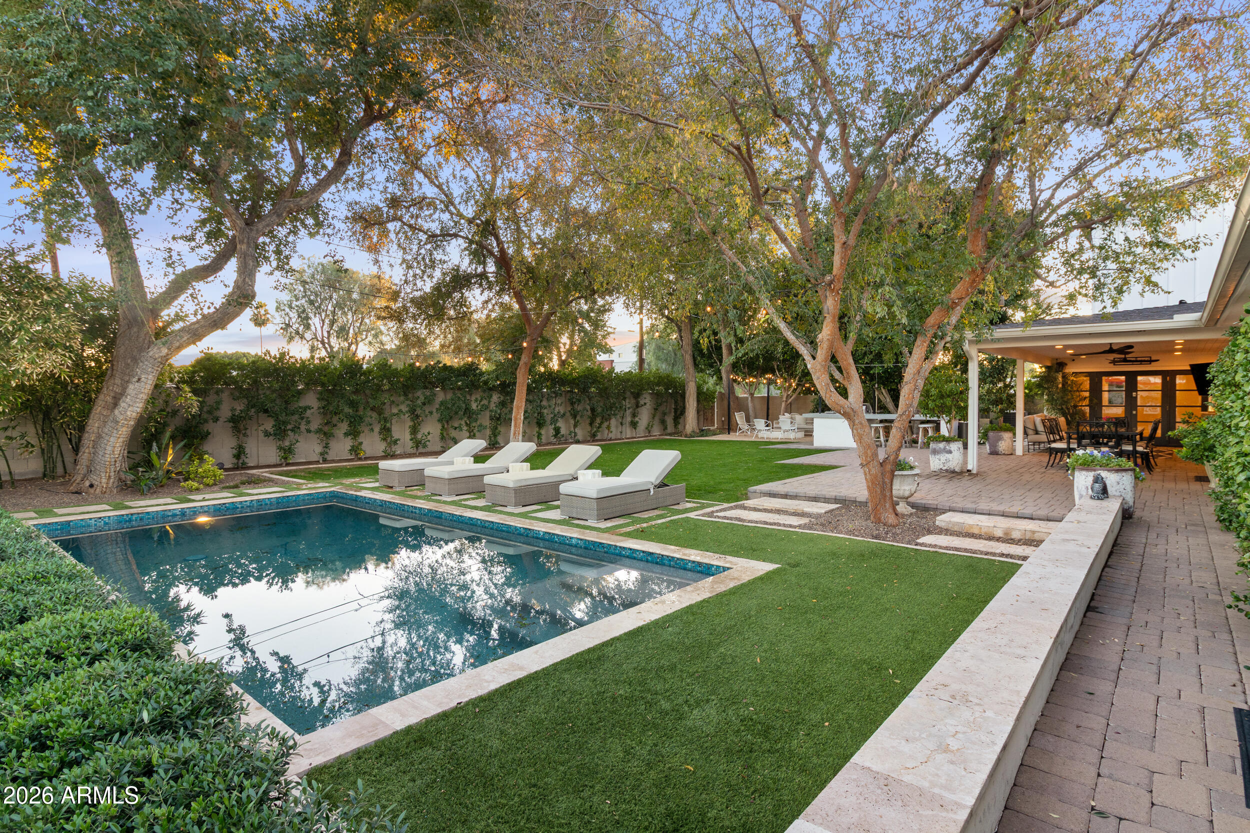 4021 E HAZELWOOD Street