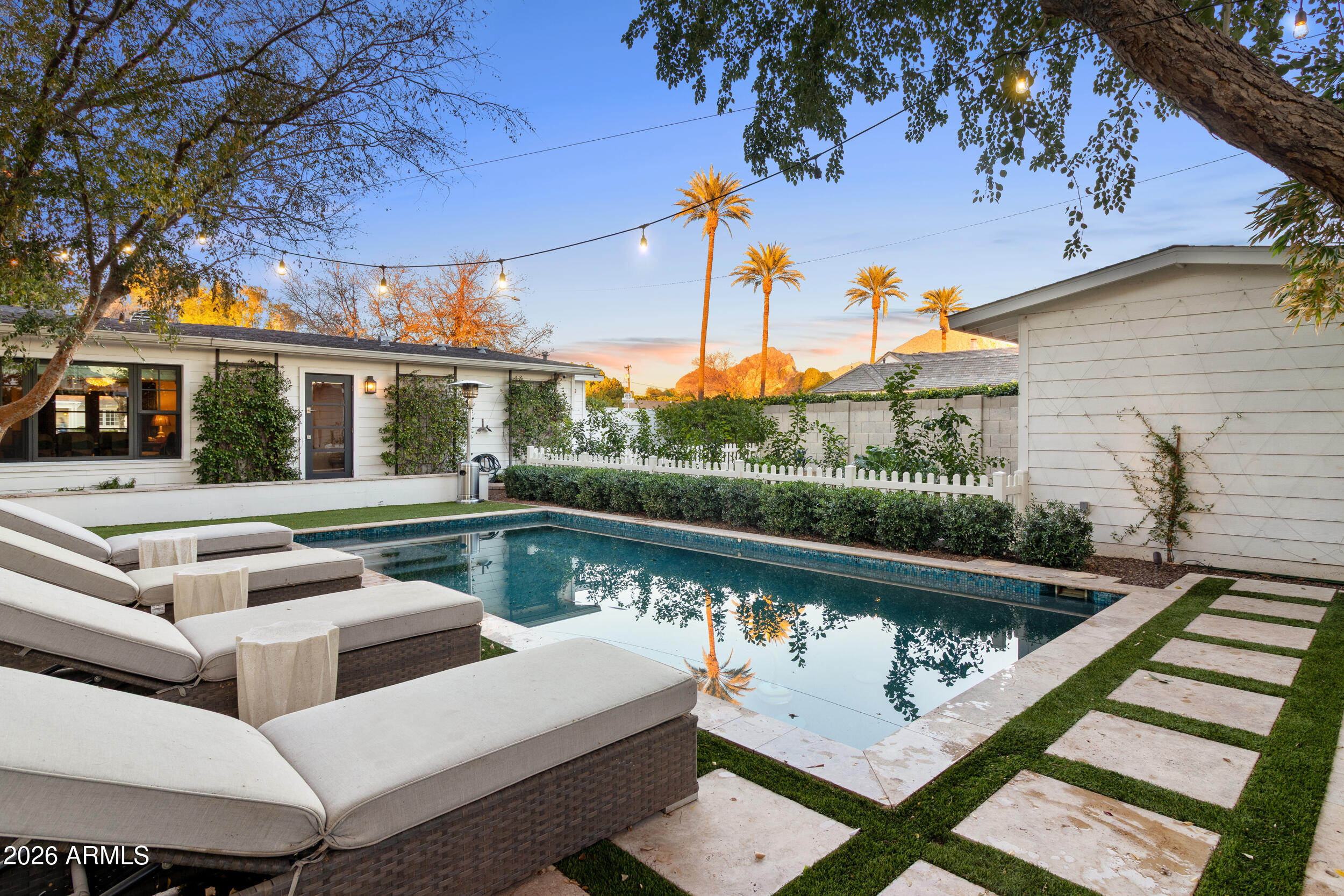 4021 E HAZELWOOD Street