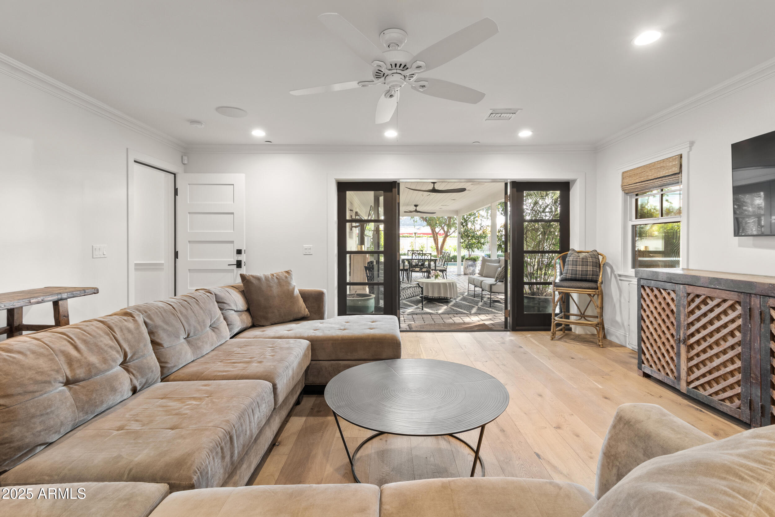 4021 E HAZELWOOD Street