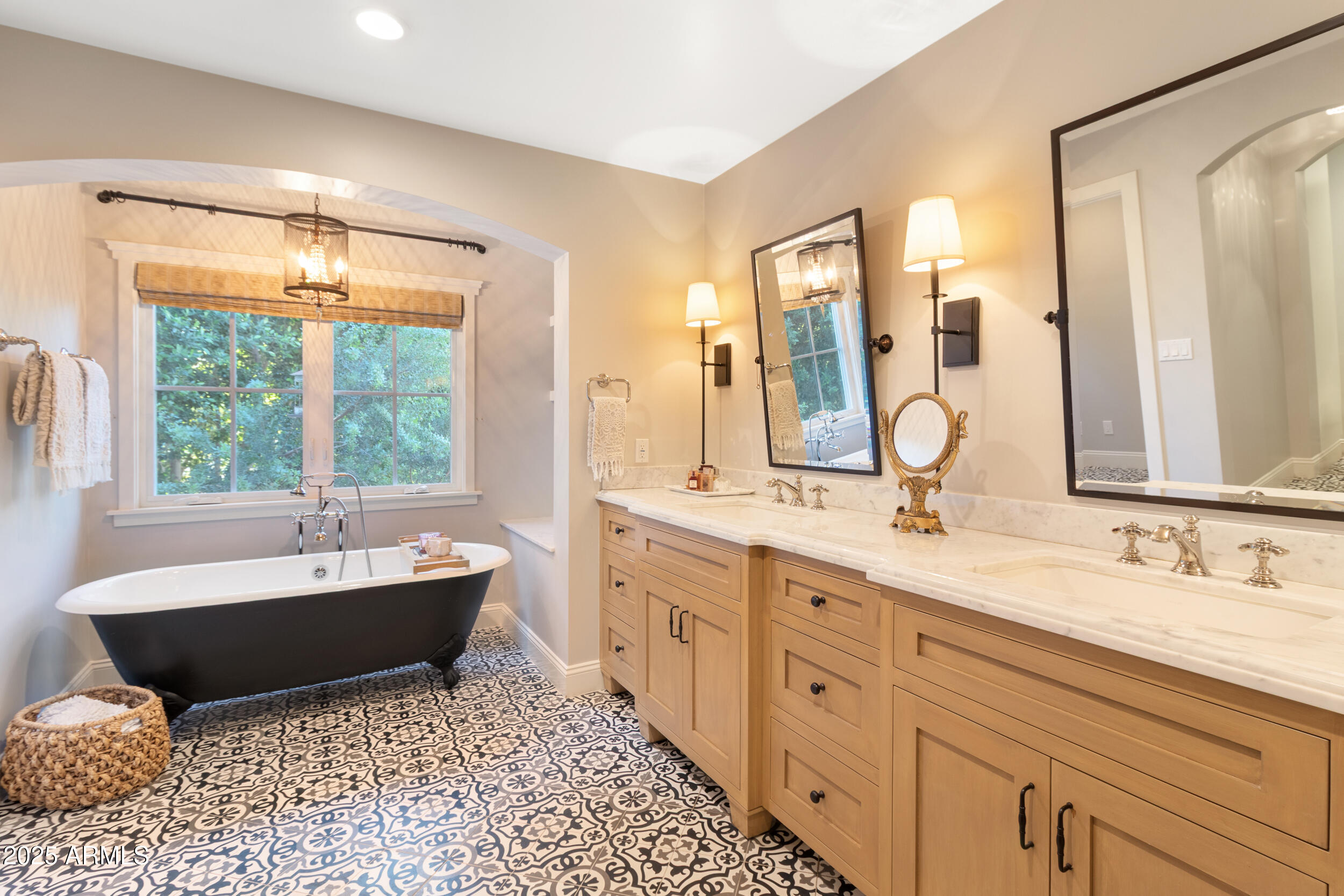 4021 E HAZELWOOD Street