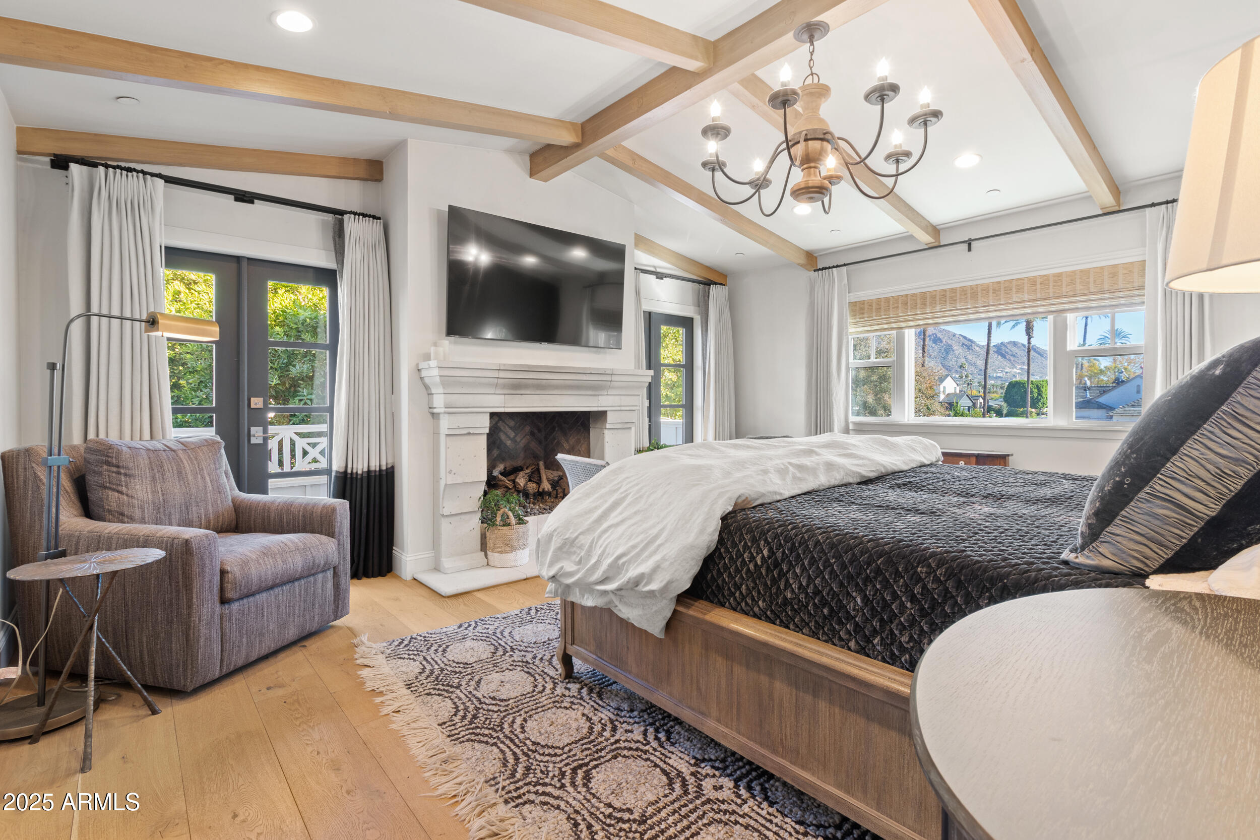 4021 E HAZELWOOD Street