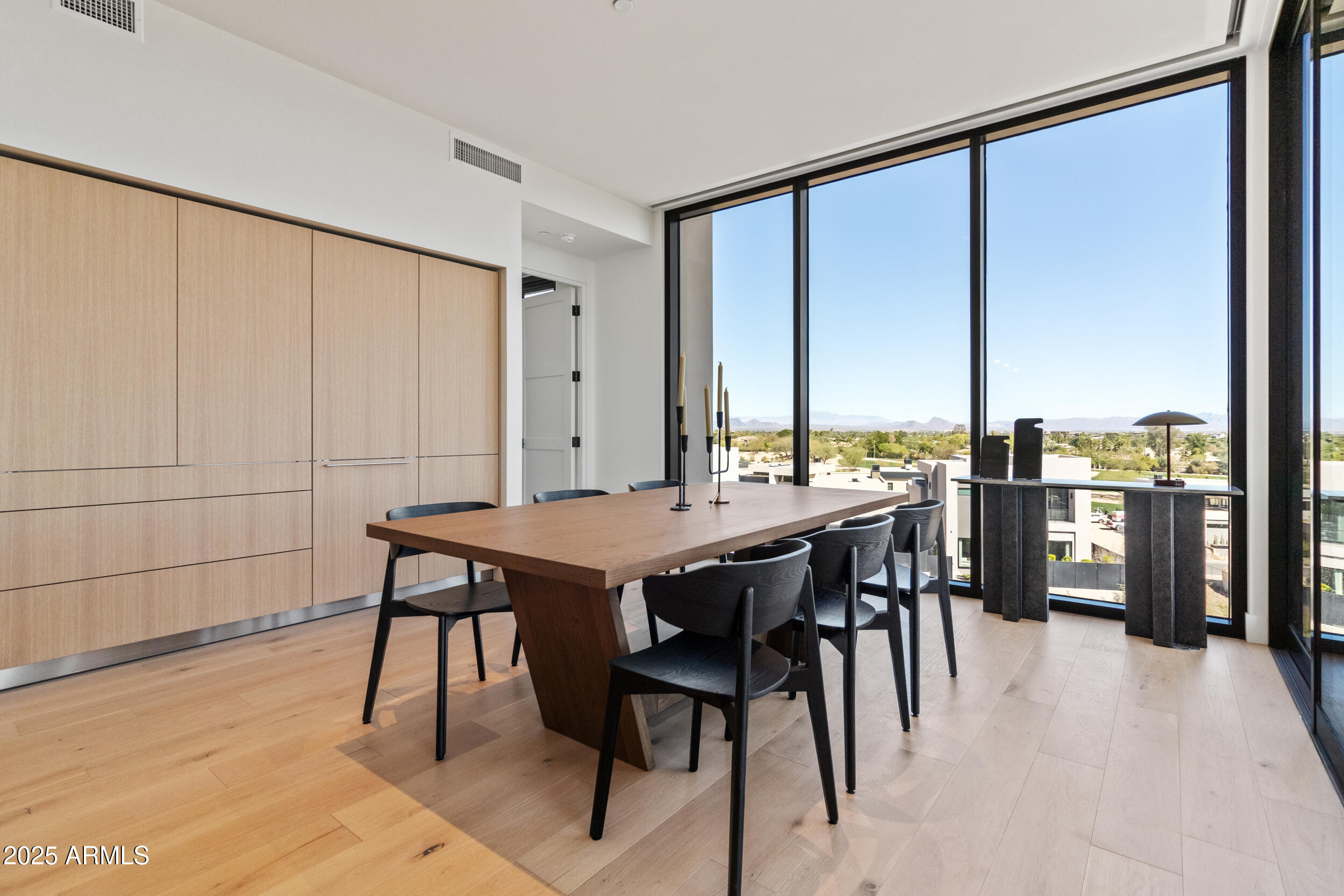 5000 N CAMELBACK RIDGE Drive 302