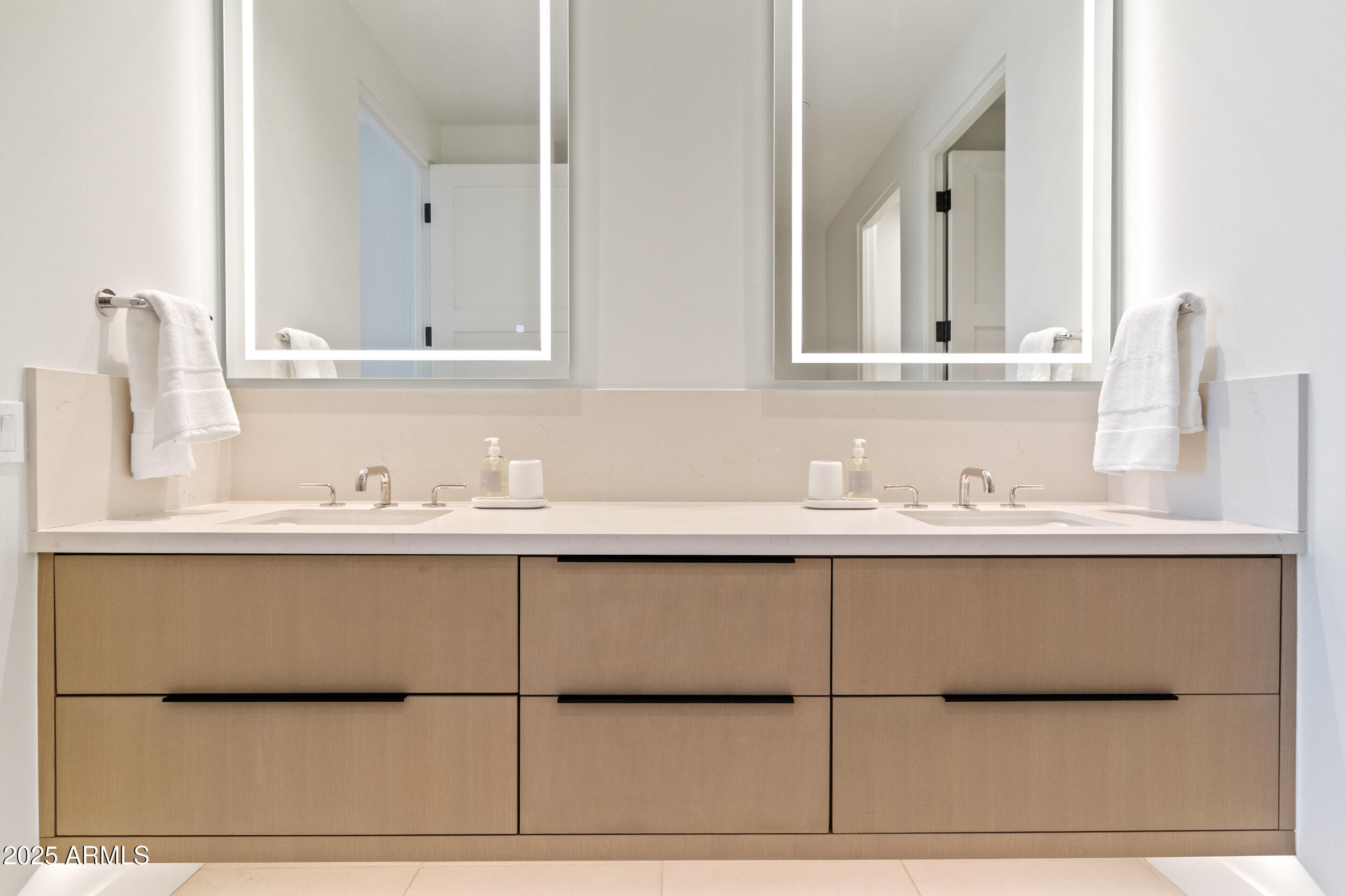 5000 N CAMELBACK RIDGE Drive 302