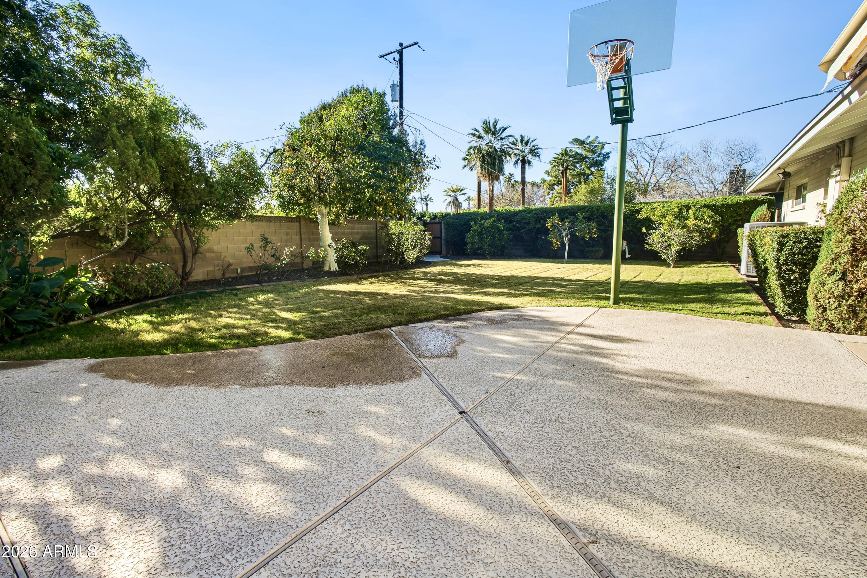 4851 E CALLE TUBERIA
