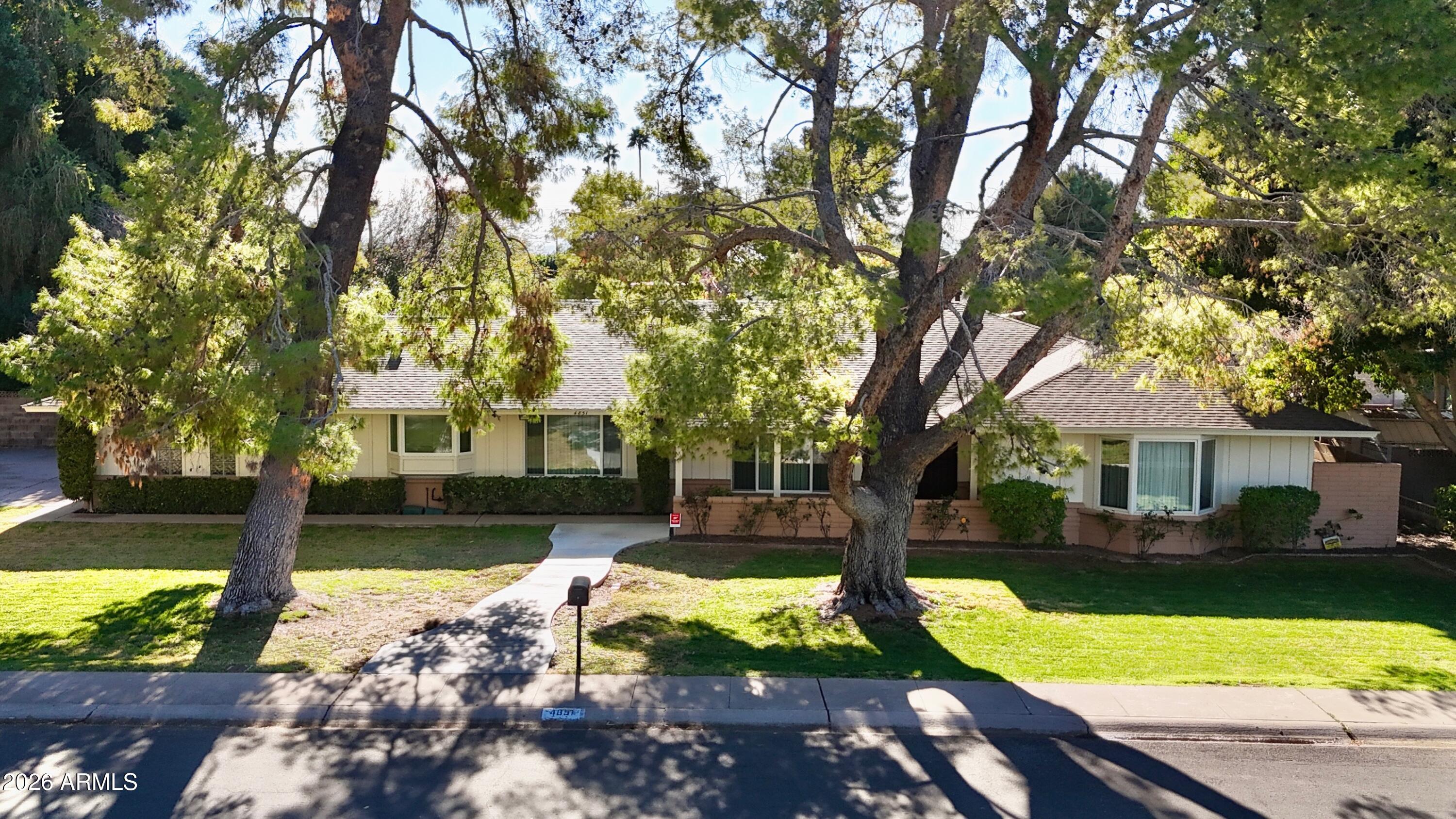 4851 E CALLE TUBERIA